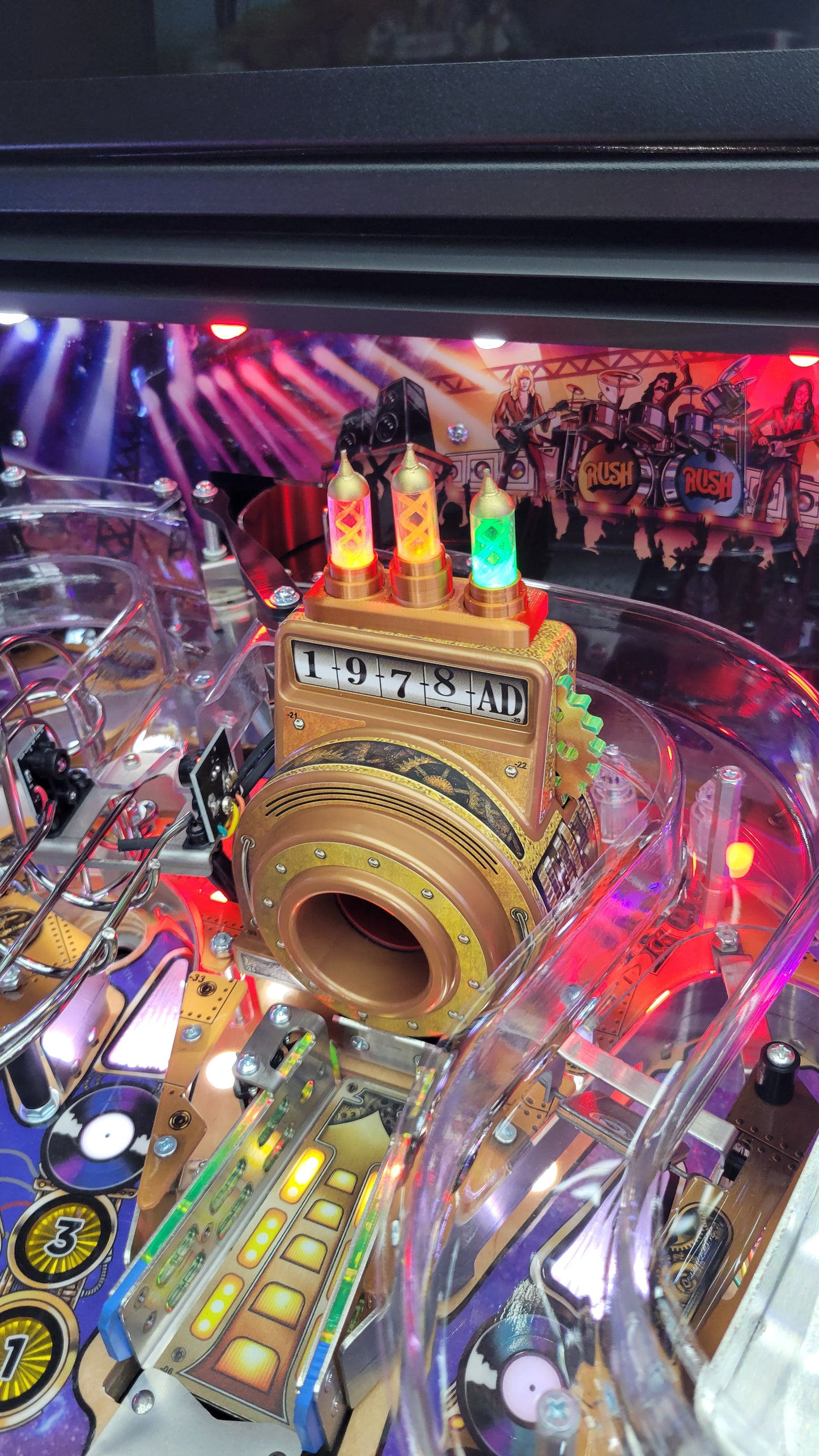 Rush LE Pinball with Stern Official Topper HUO