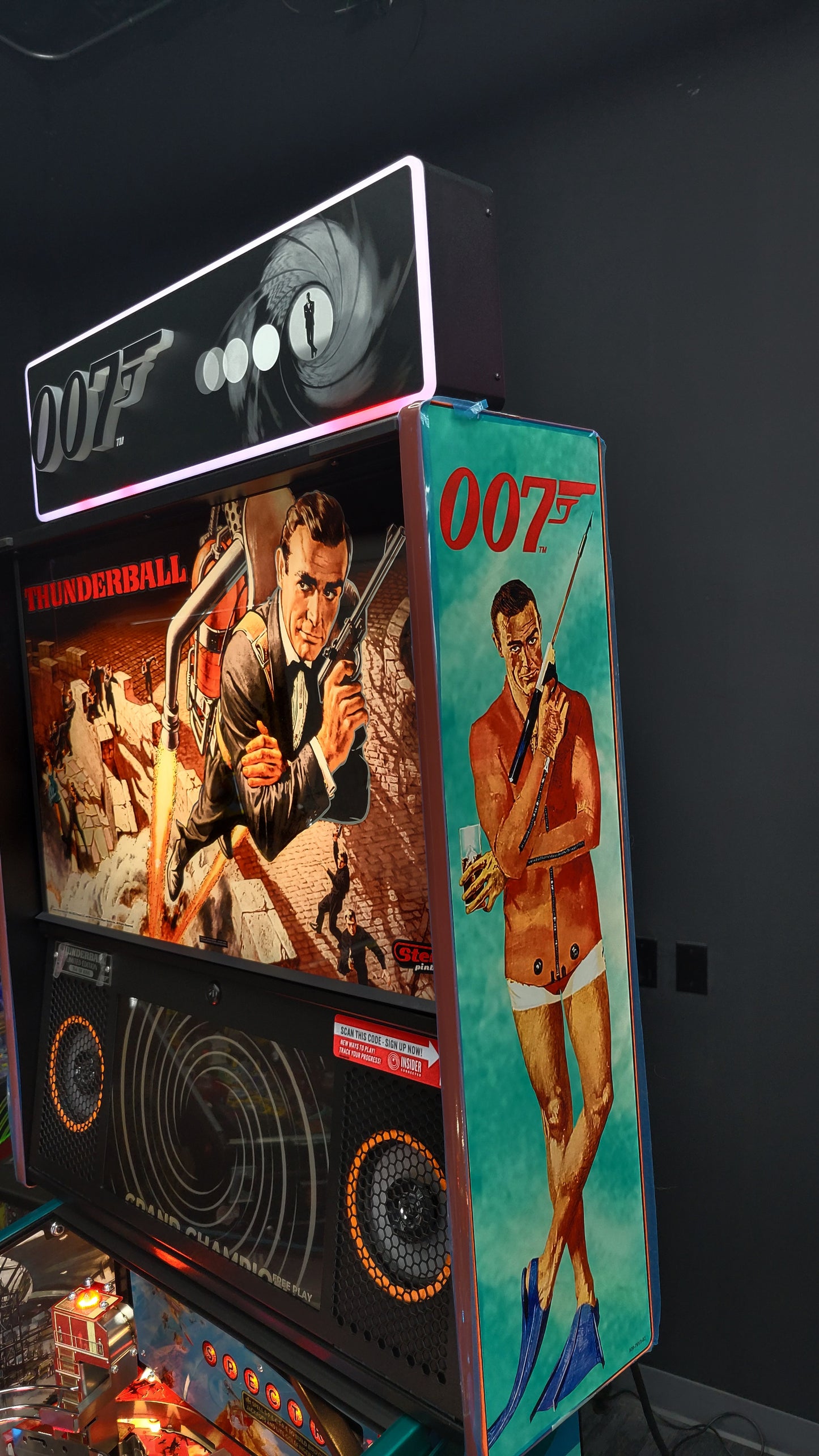 James Bond 007 LE Loaded With Topper