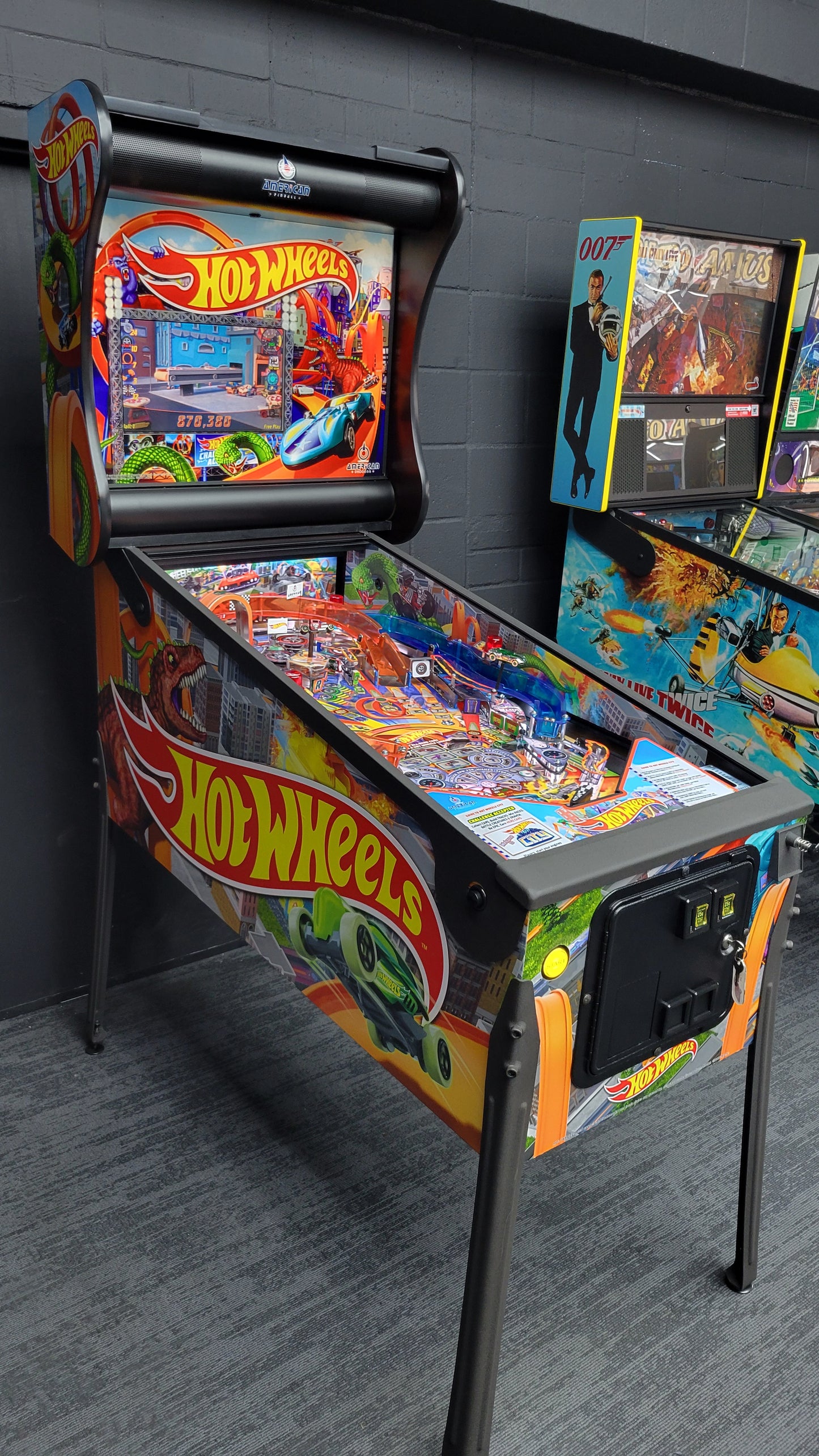 Hot Wheels Deluxe Pinball by American Pinball