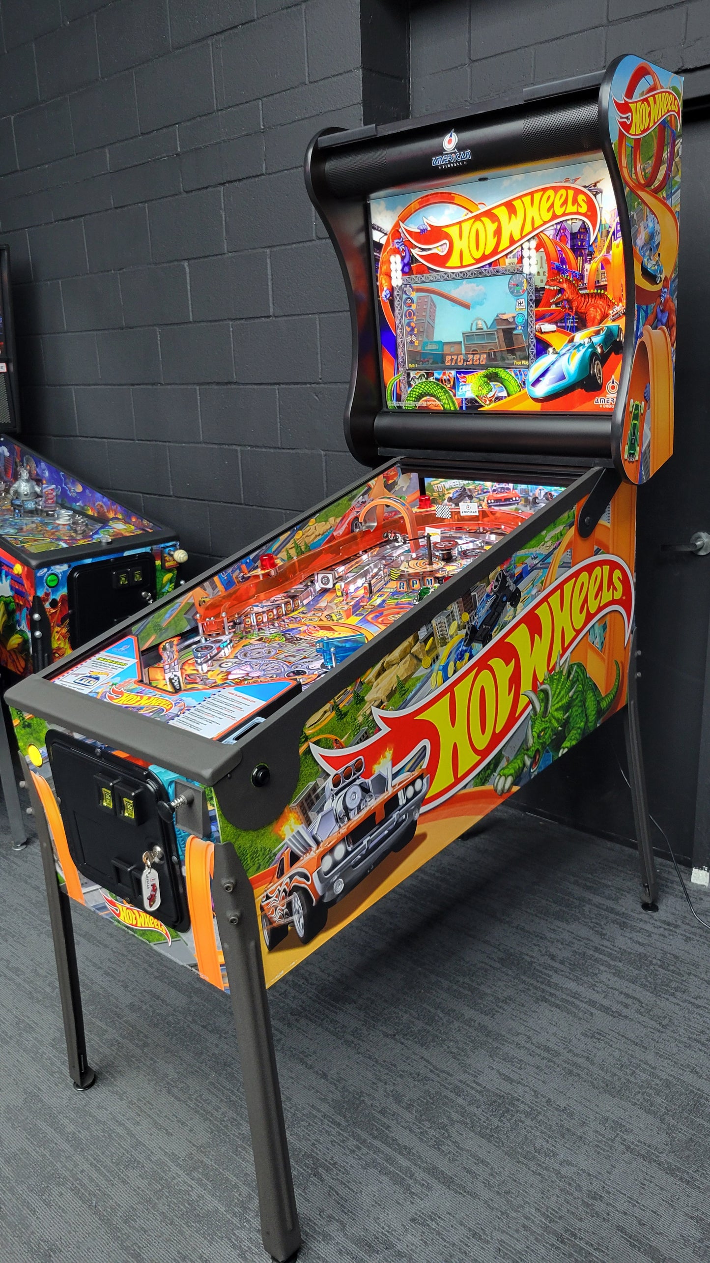 Hot Wheels Deluxe Pinball by American Pinball