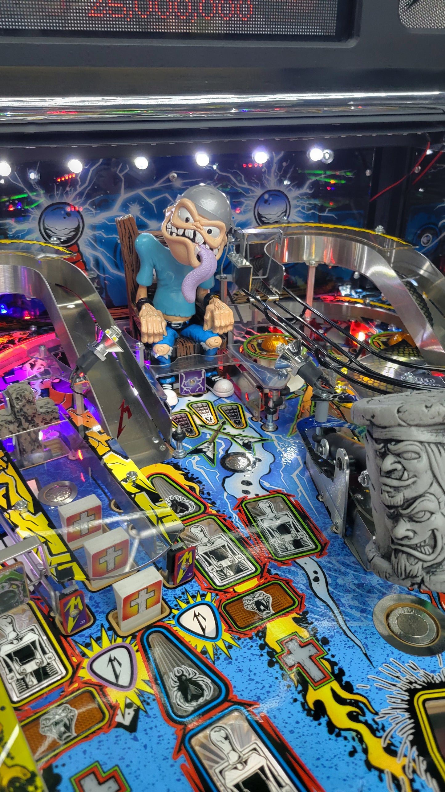 Stern Metallica Premium HUO Pinball