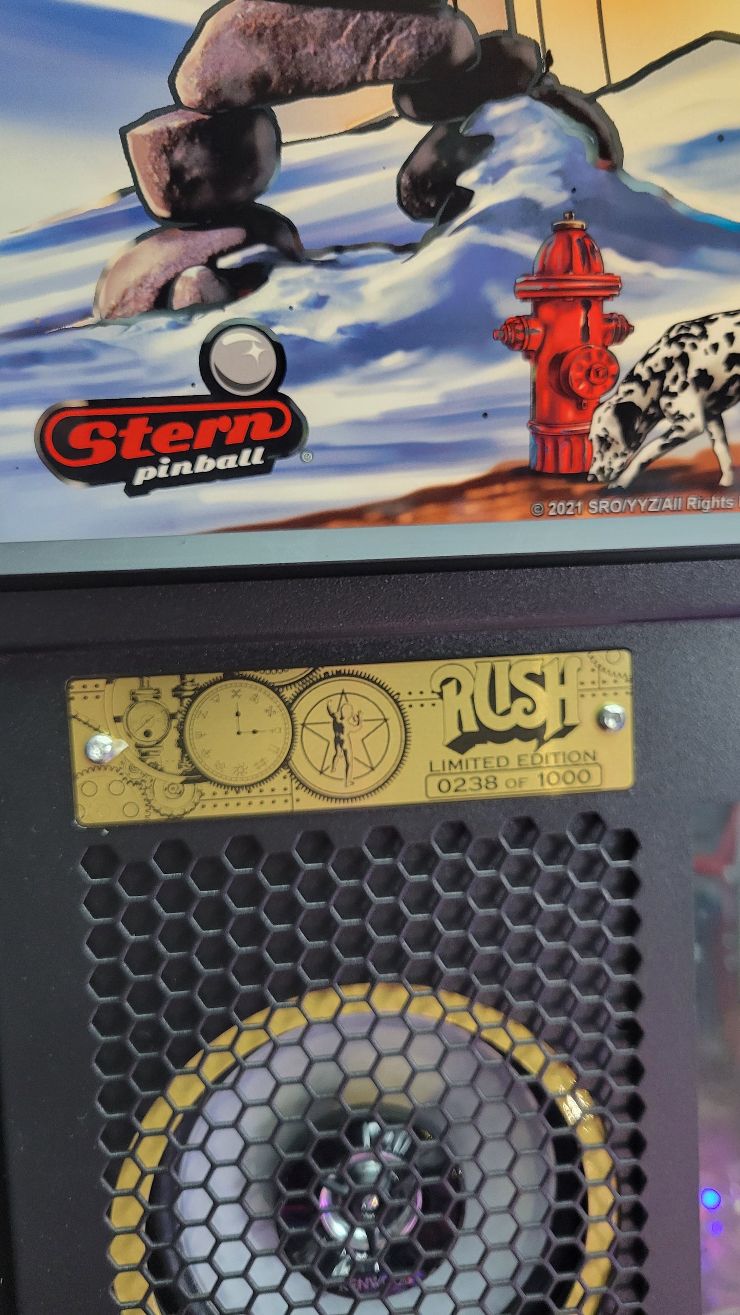 Rush LE Pinball with Stern Official Topper HUO