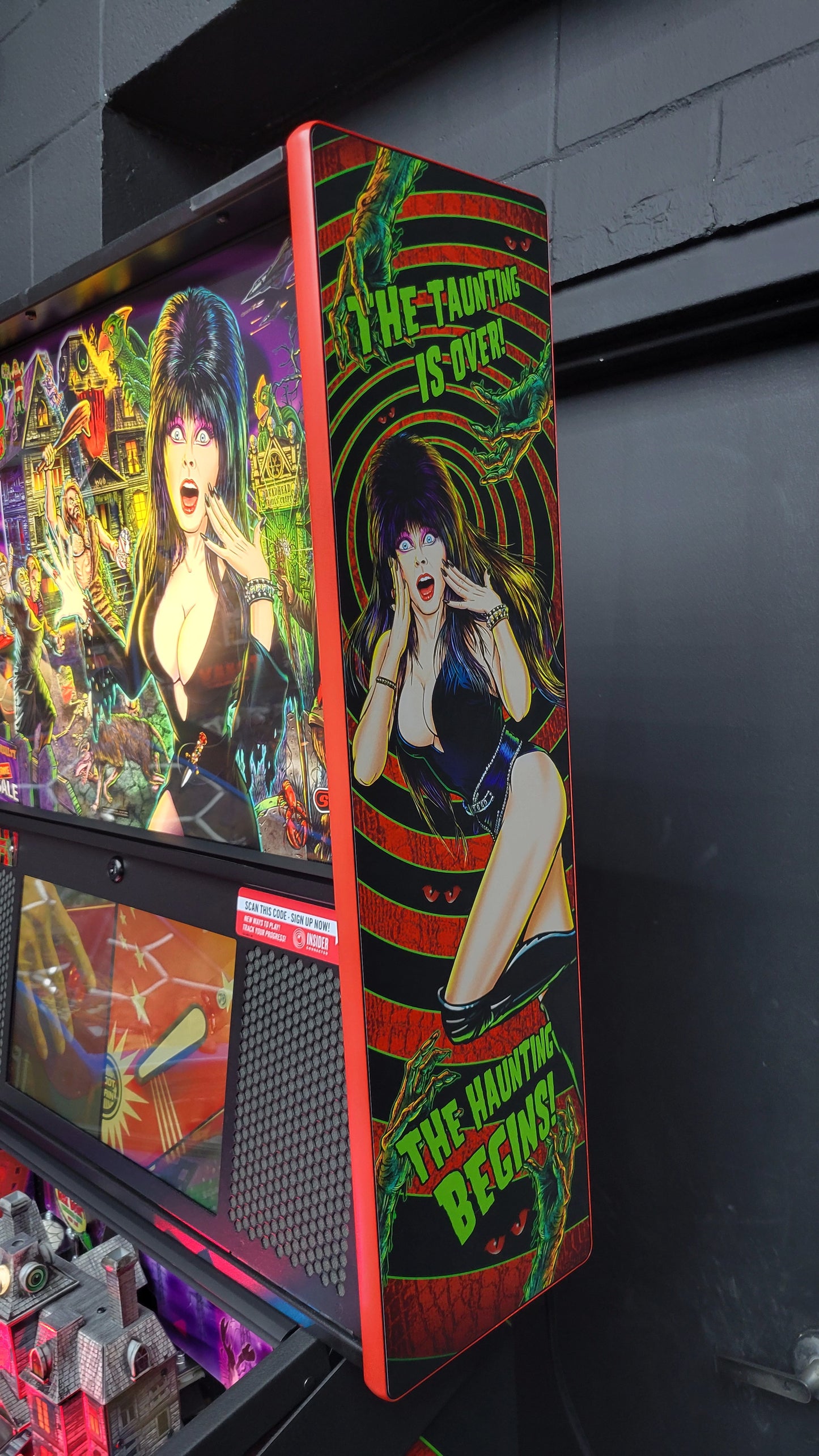 Elvira House of Horrors Premium Pinball HUO