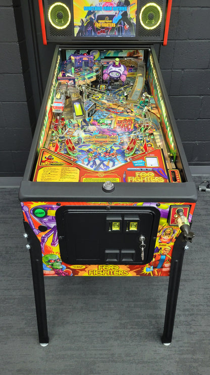 Stern Foo Fighters Premium with Topper Loaded!