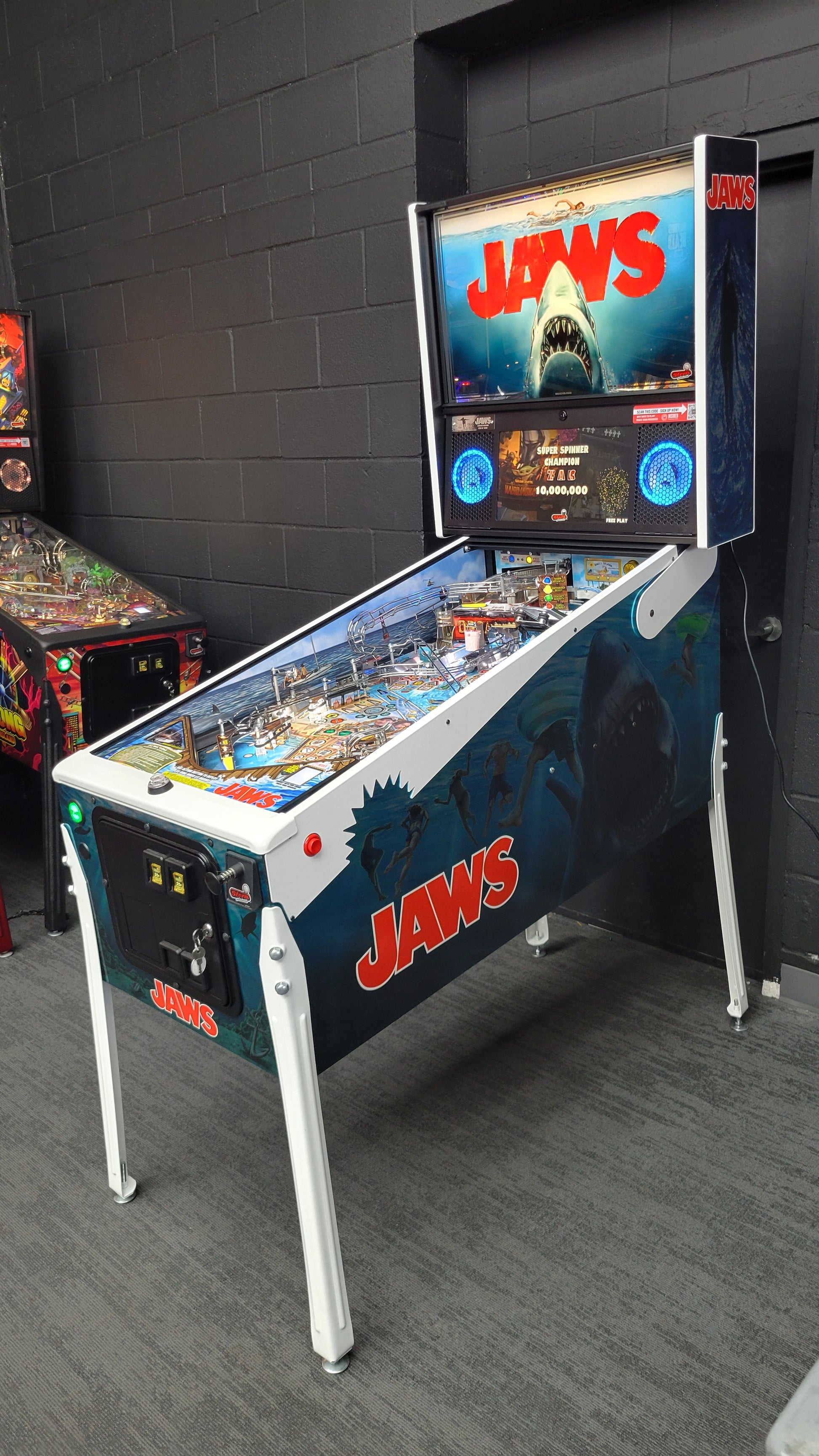 Stern Jaws LE Pinball HUO