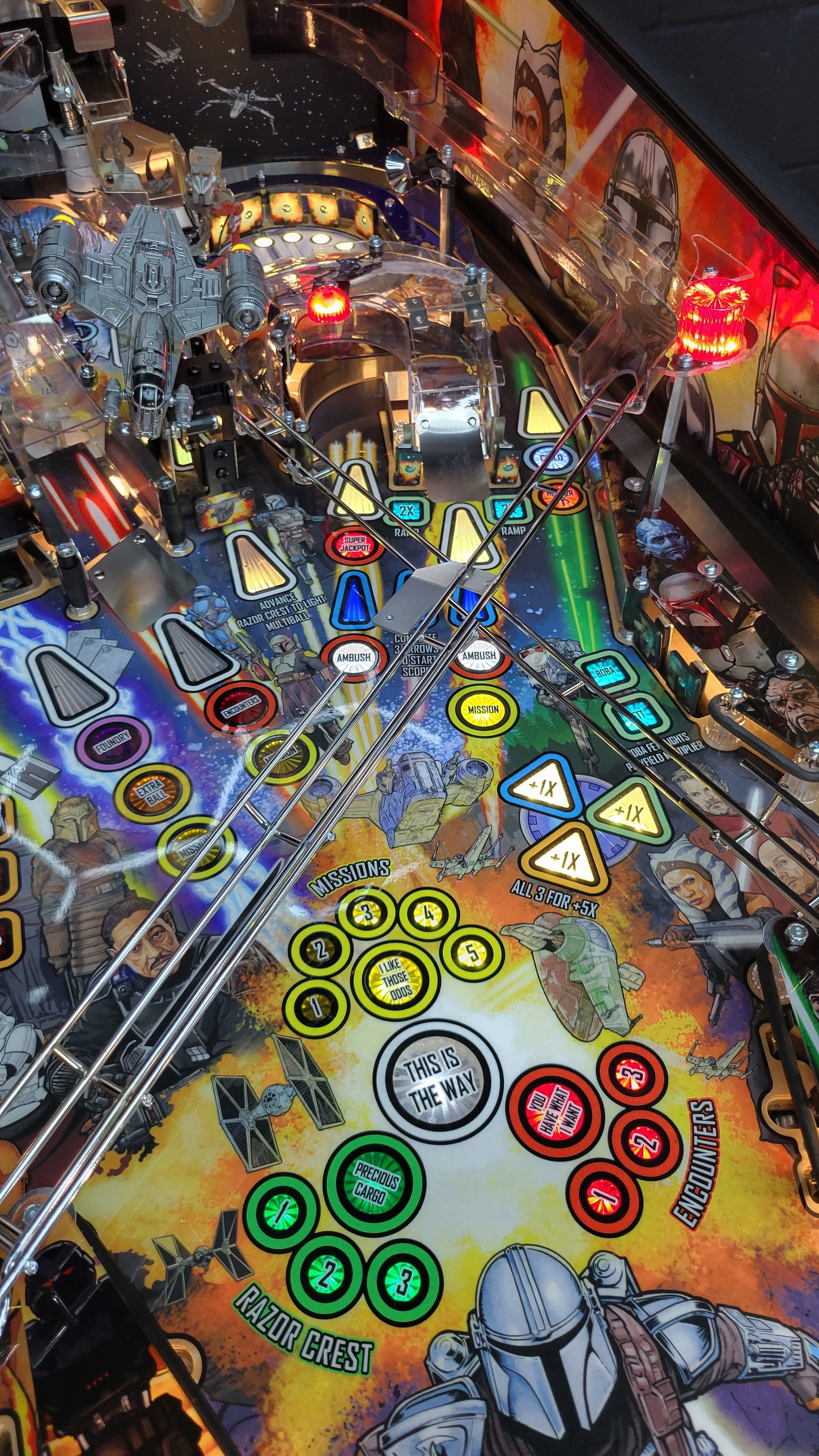 Stern Mandalorian Pro Pinball with Topper