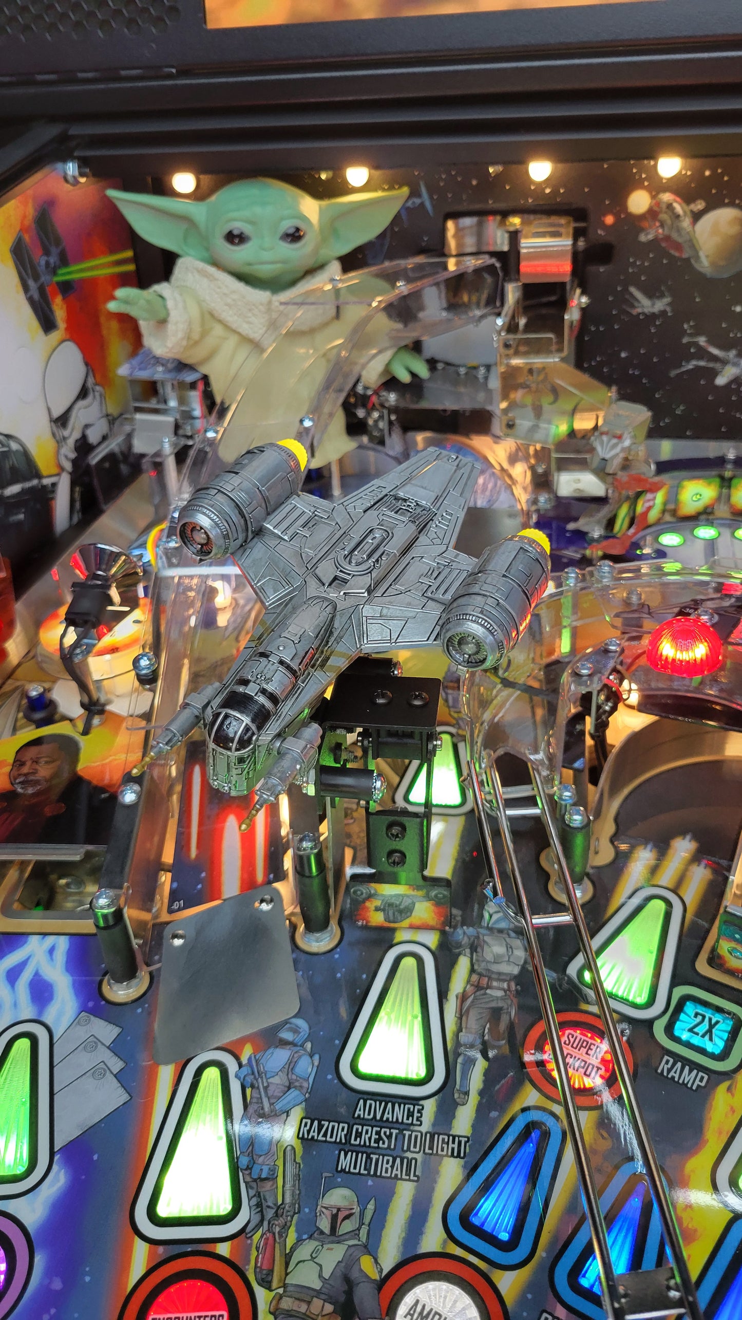 Stern Mandalorian Pro Pinball with Topper