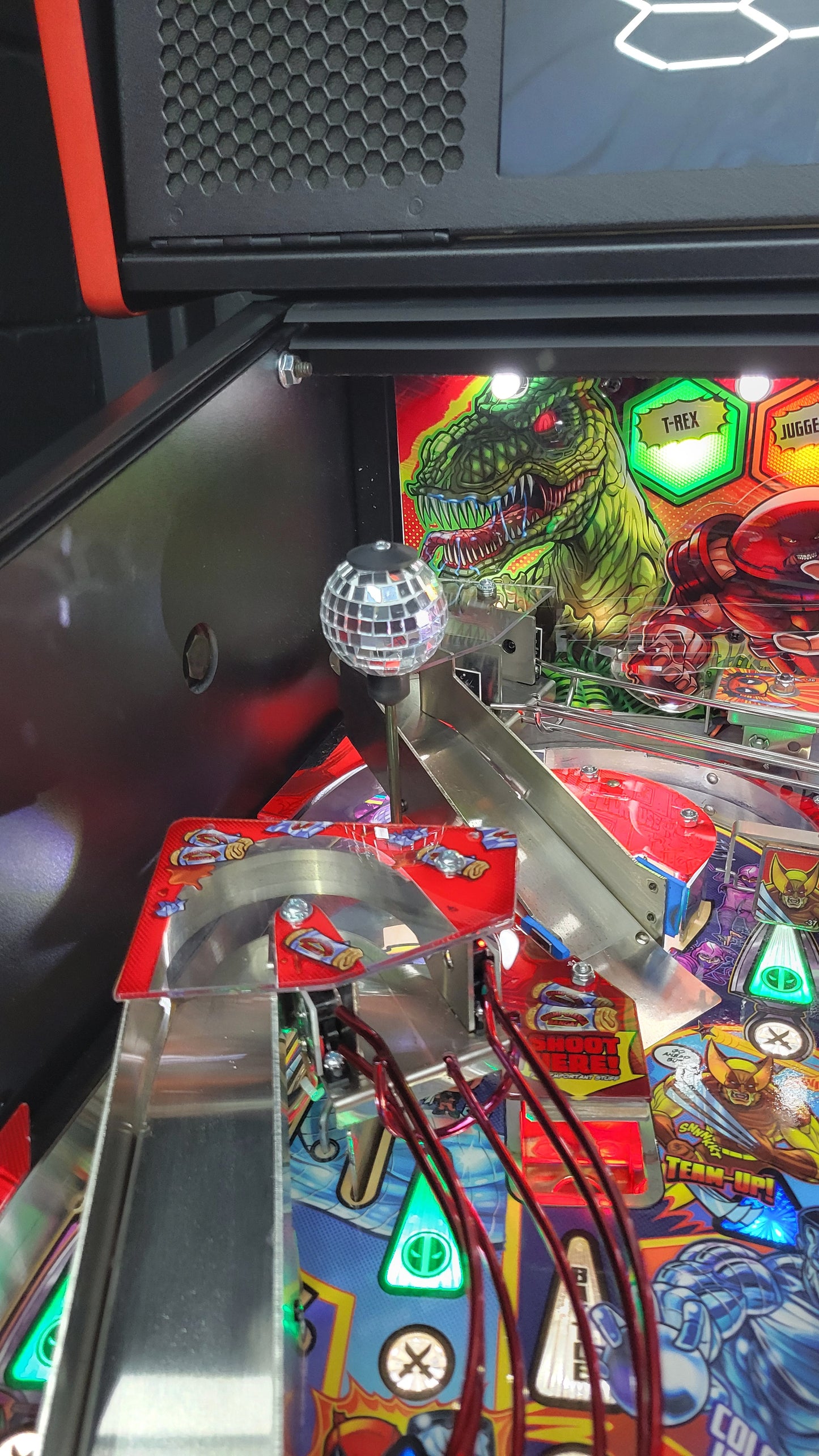 Deadpool Premium pinball by Stern