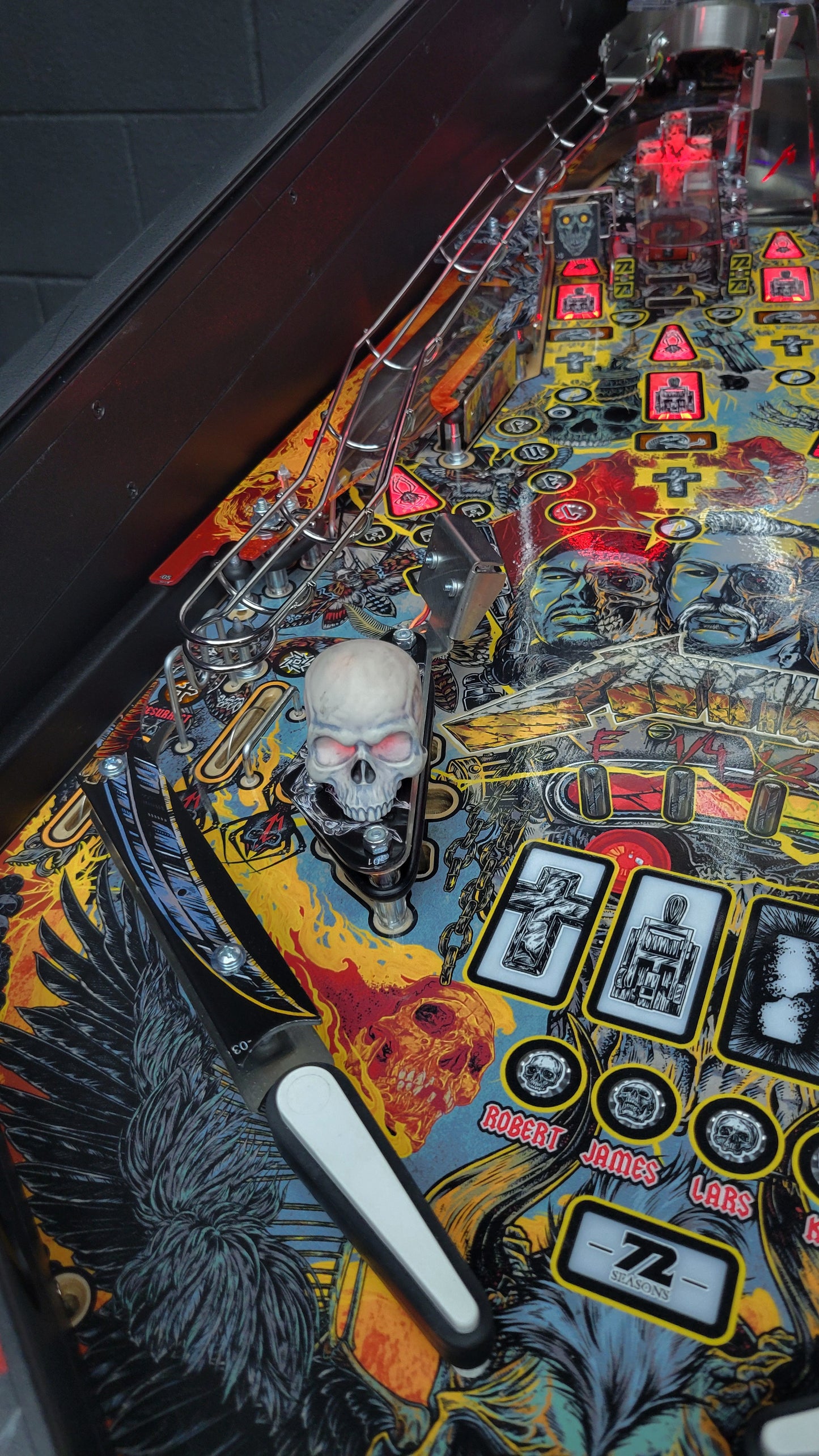 Stern Metallica Remastered Premium Pinball