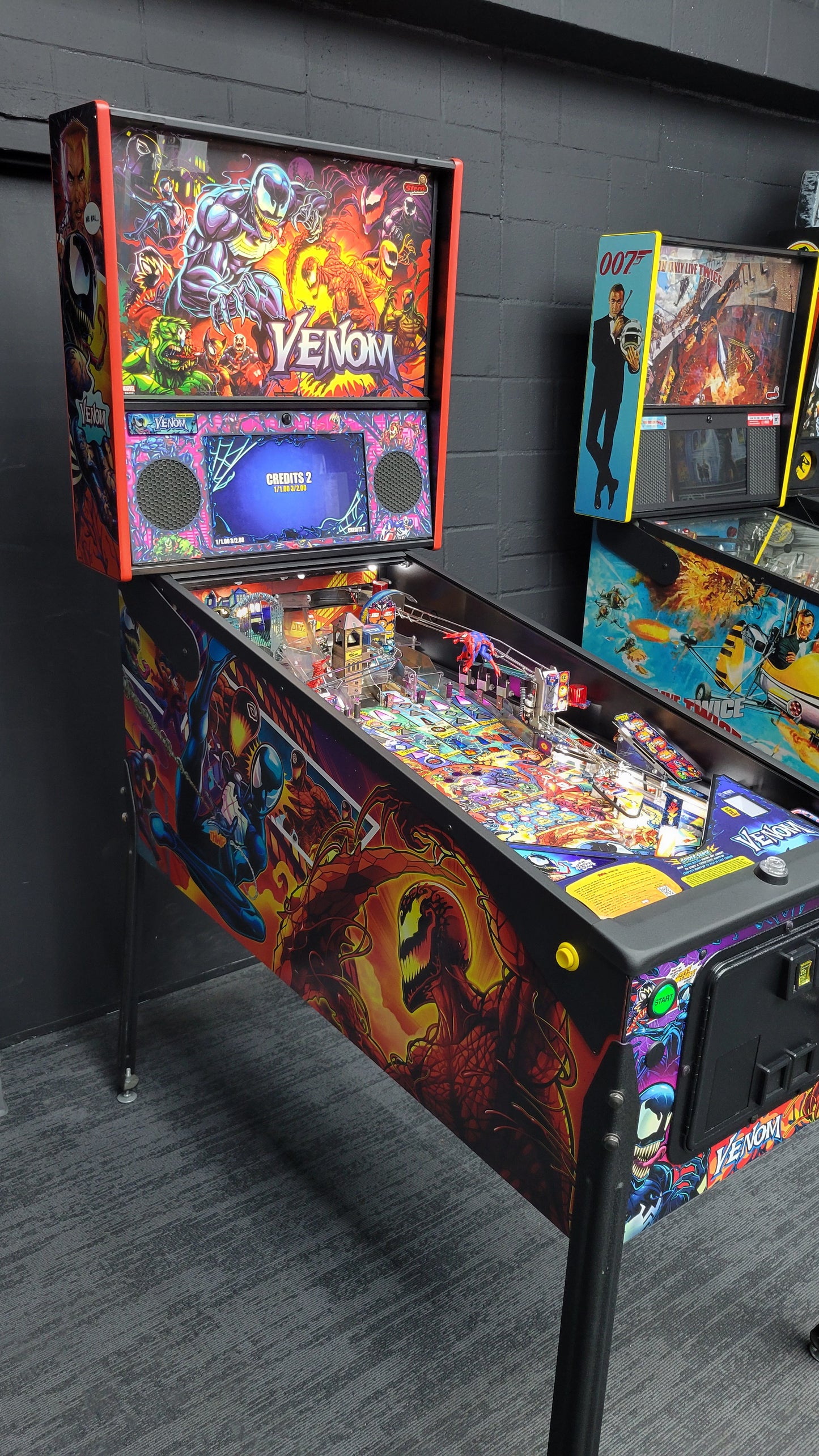 Venom Premium Pinball Machine