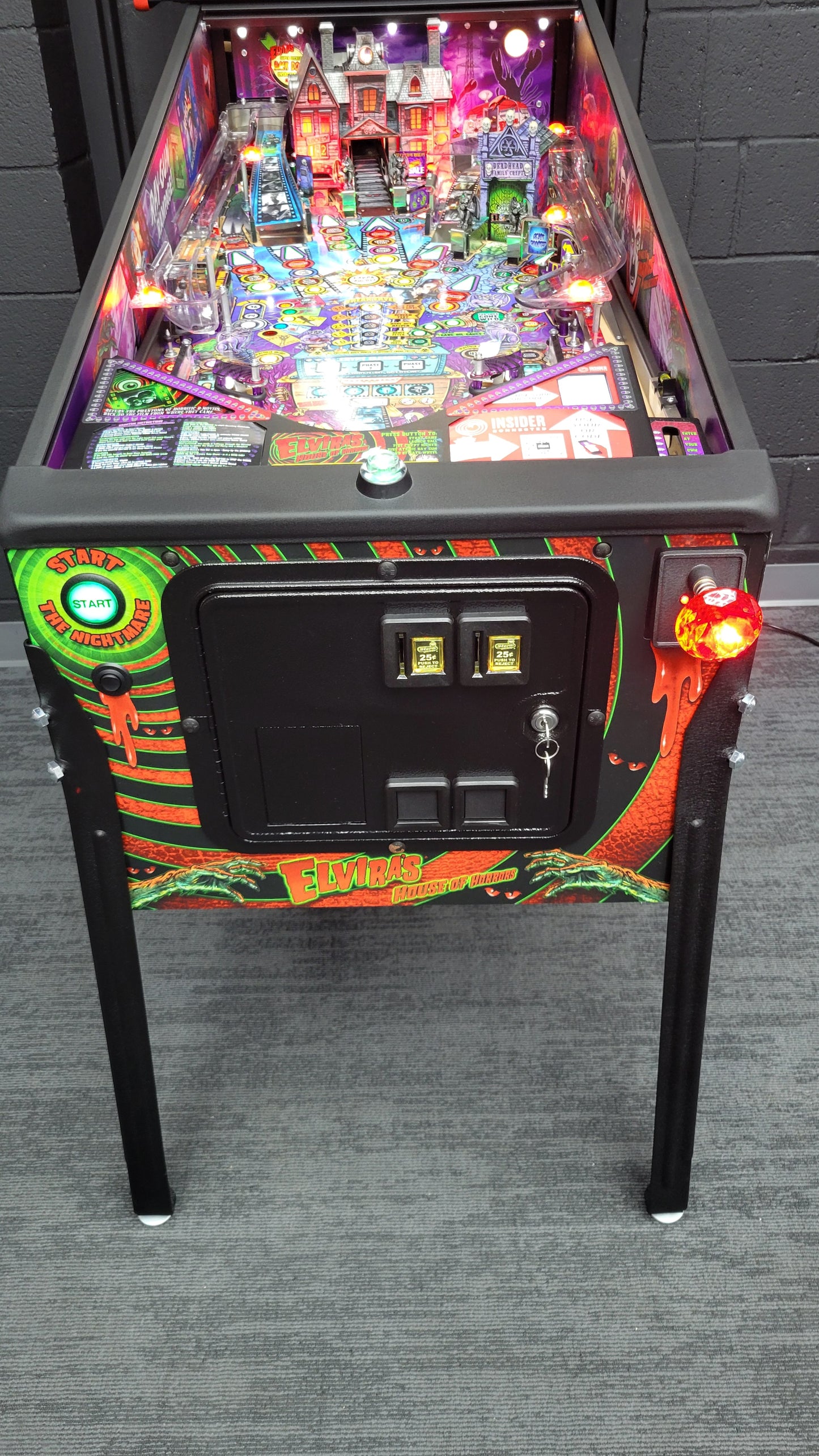 Elvira House of Horrors Premium Pinball HUO