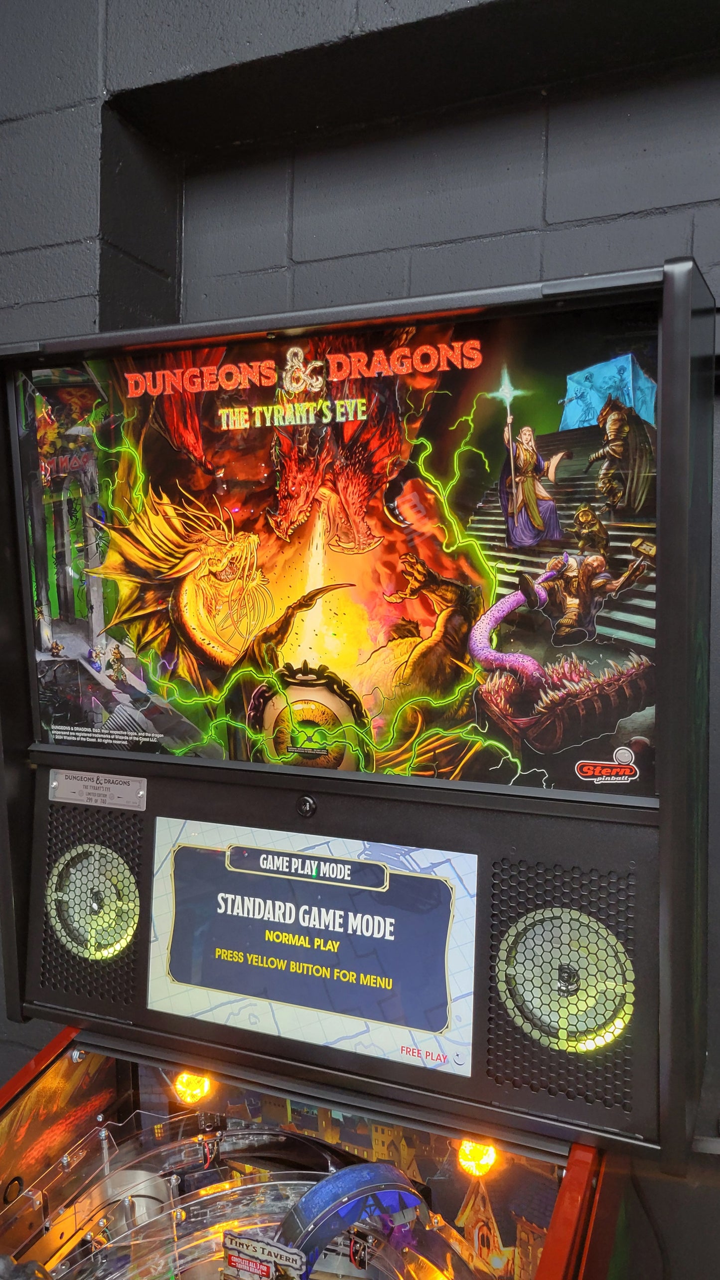 Stern Dungeon & Dragons The Tyrants Eve LE Pinball HUO