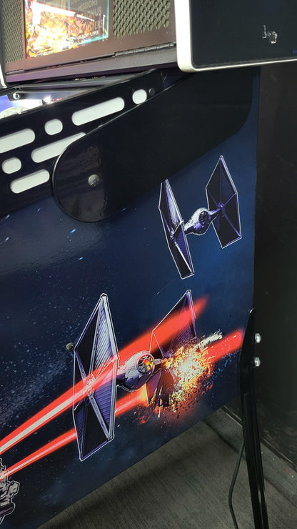 Star Wars LE Pinball with Official R2D2 Stern Topper
