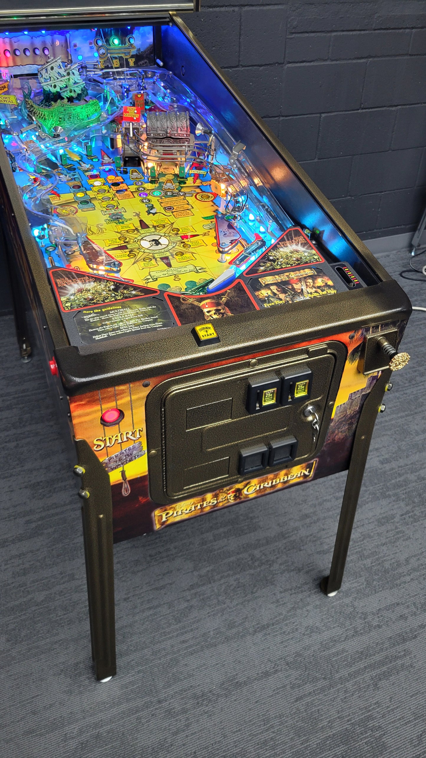 Stern Pirates Of Caribbean Pinball HUO