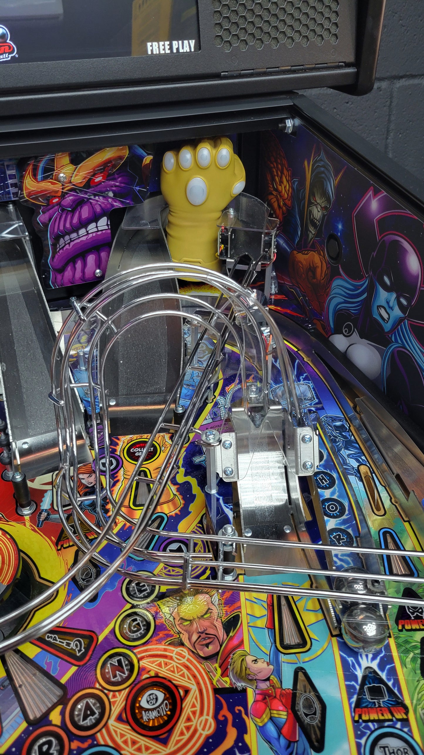 Stern The Avengers Infinity Quest Premium Pinball