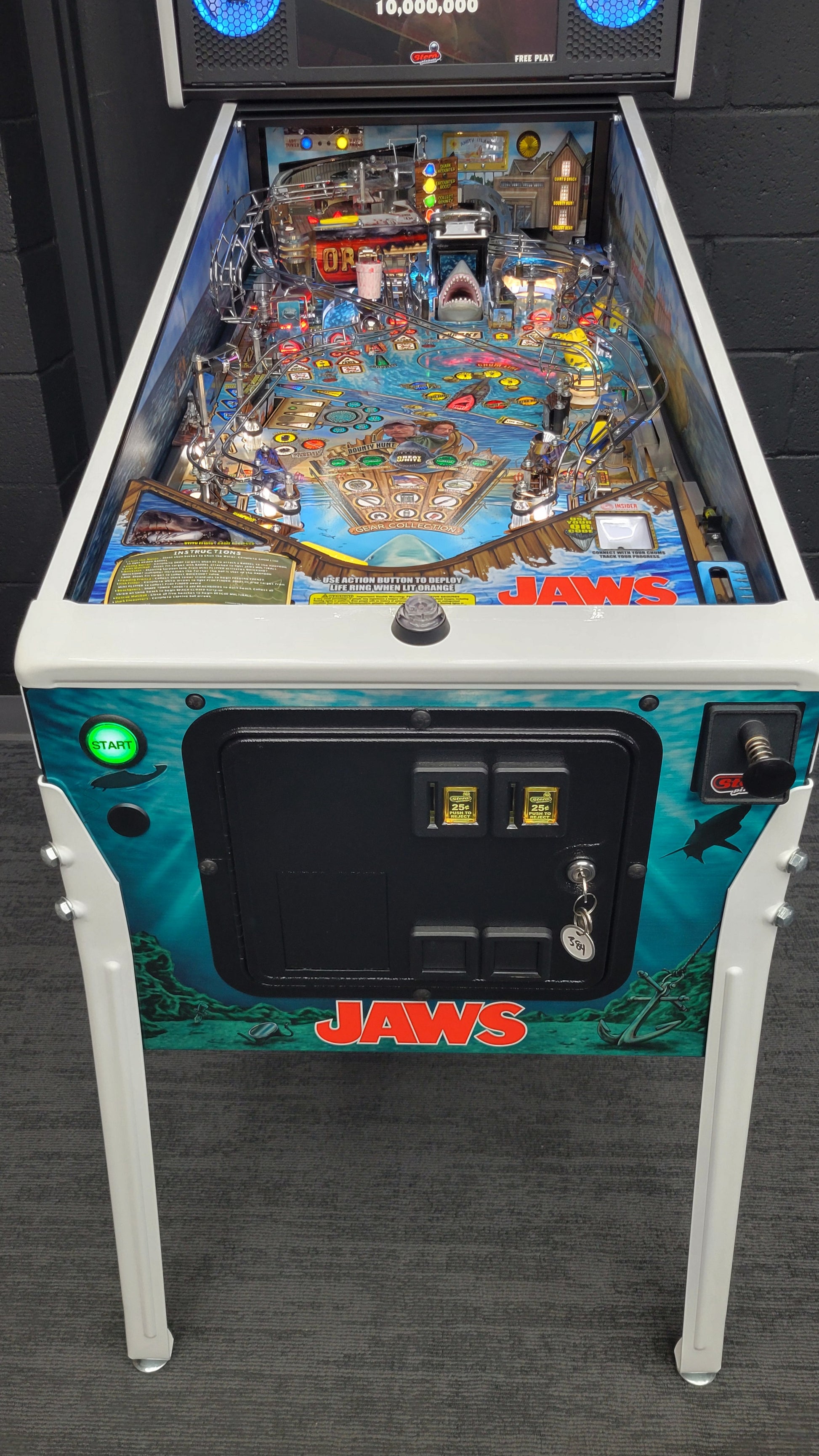 Stern Jaws LE Pinball HUO