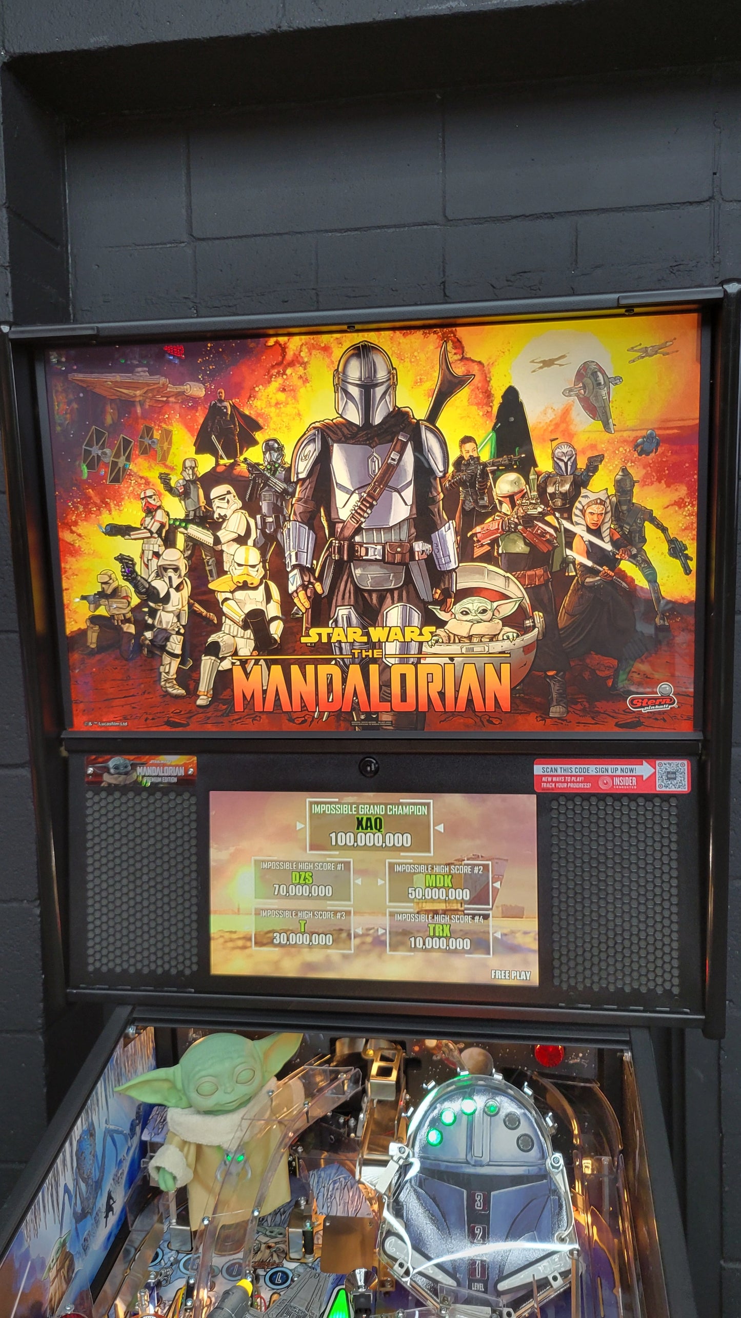 Stern Mandalorian Premium Pinball HUO