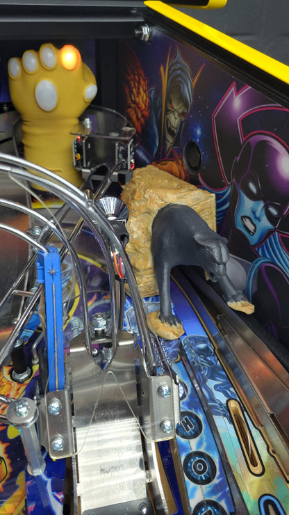 Stern The Avengers Infinity Quest Premium Pinball HUO