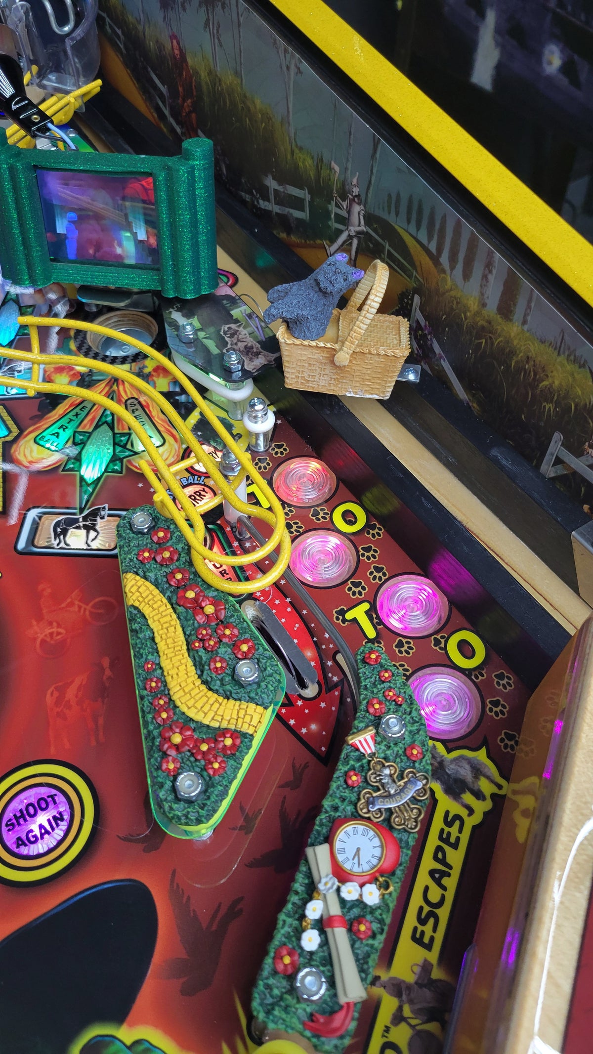 Wizard Of Oz Yellow Brick Road Edition HUO by Jersey Jack Pinball