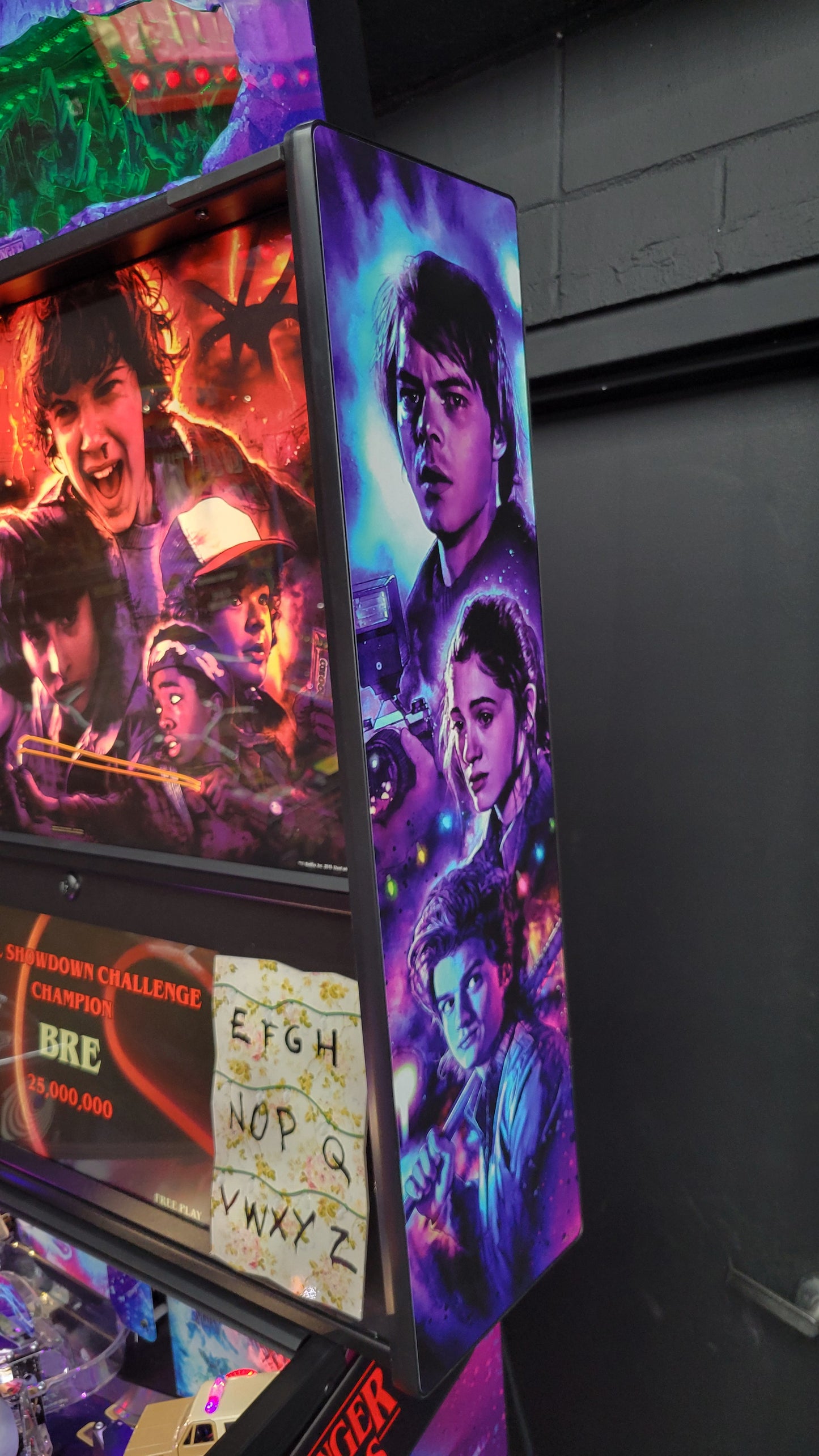 Stern Stranger Things Premium Loaded