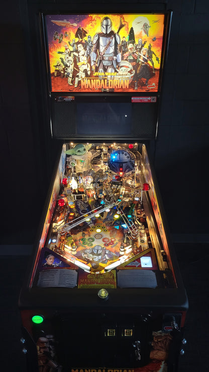 Stern Mandalorian Premium Pinball HUO
