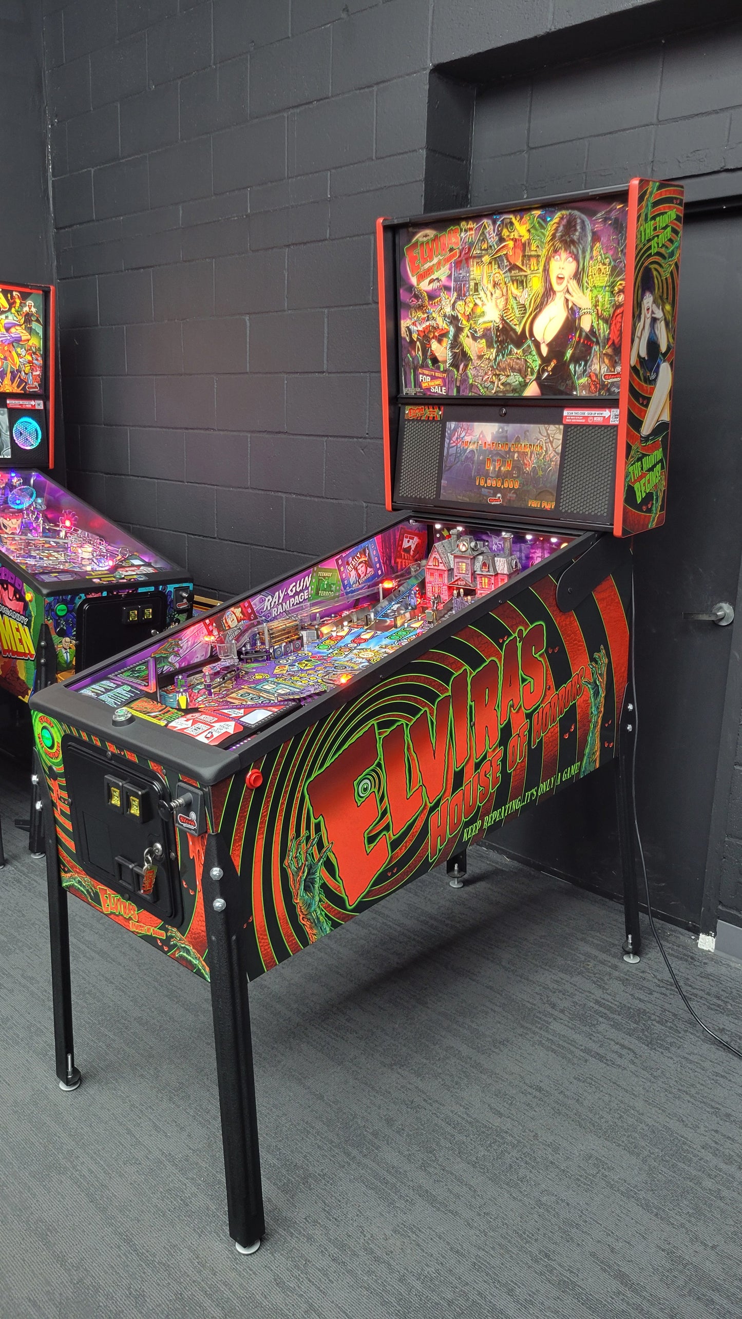 Stern Elvira’s House Of Horrors Premium Pinball HUO