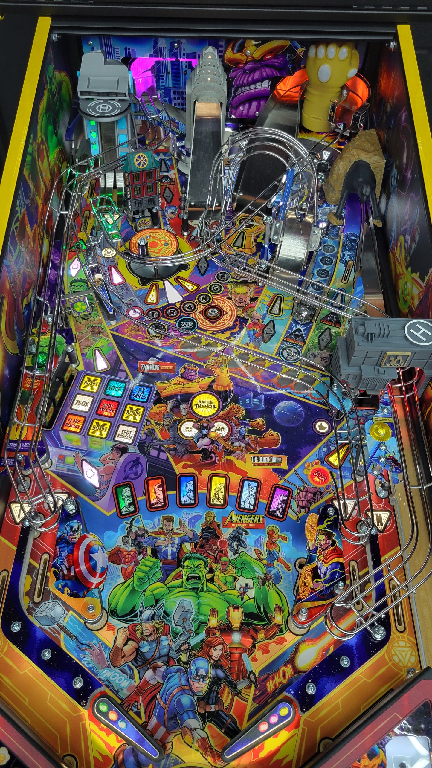 Stern The Avengers Infinity Quest Premium Pinball HUO