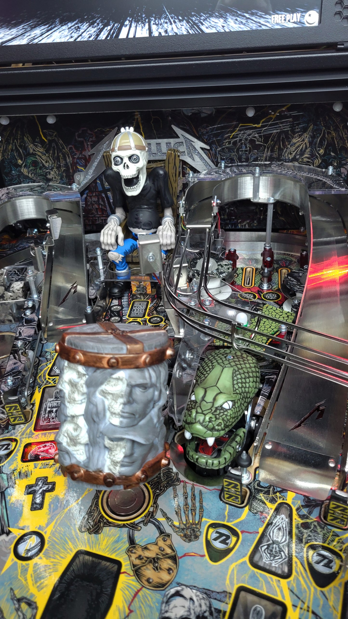 Stern Metallica Remastered Premium Pinball