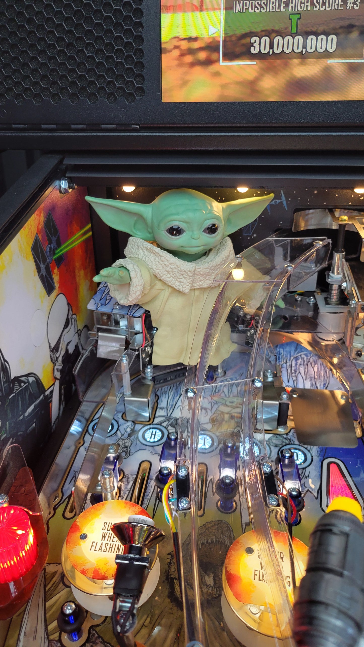 Stern Mandalorian Pro Pinball with Topper
