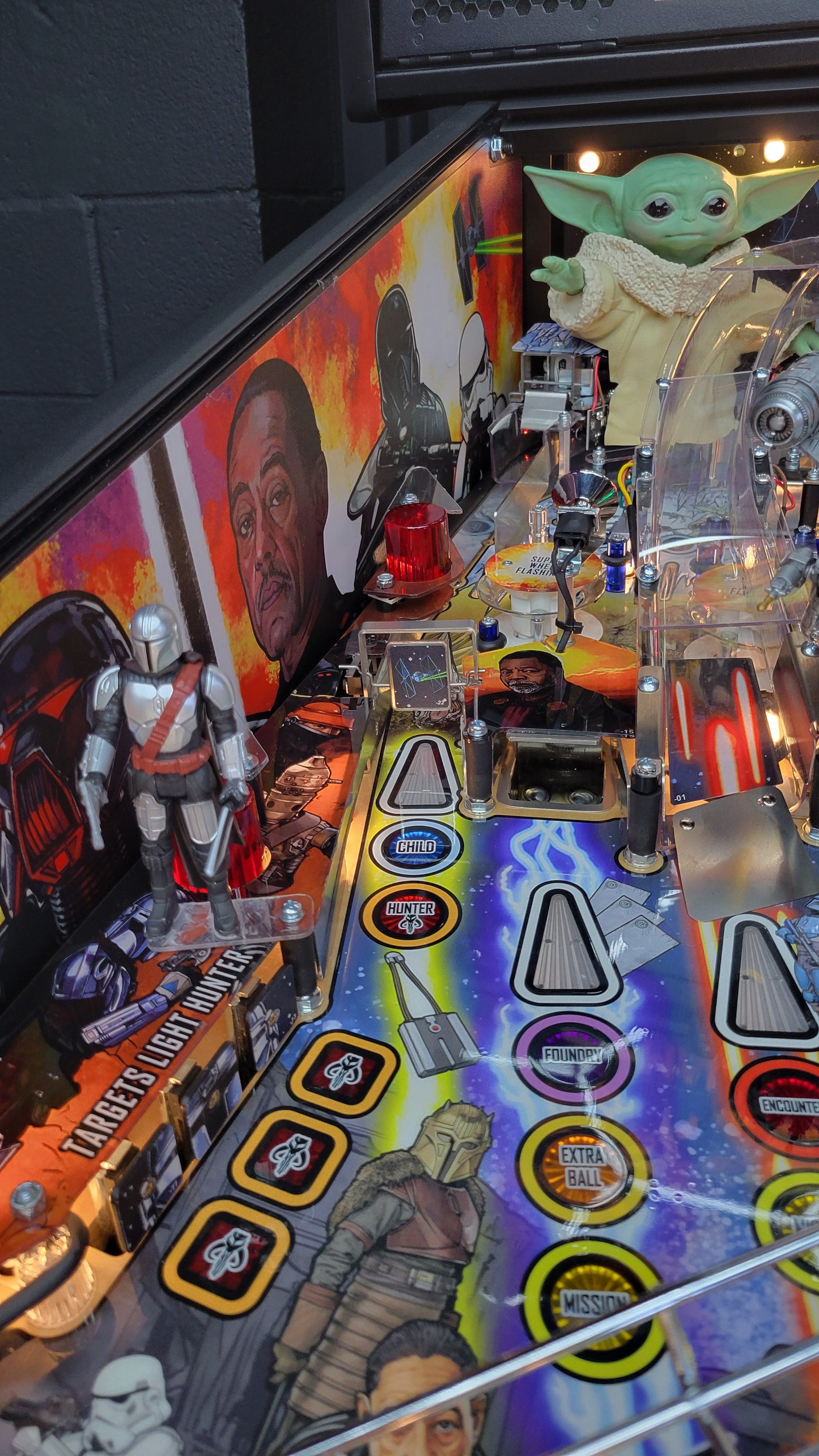 Stern Mandalorian Pro Pinball with Topper
