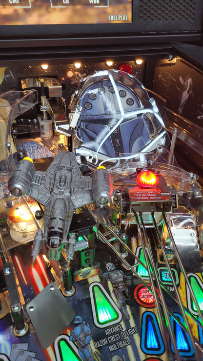 Stern Mandalorian Premium Pinball HUO