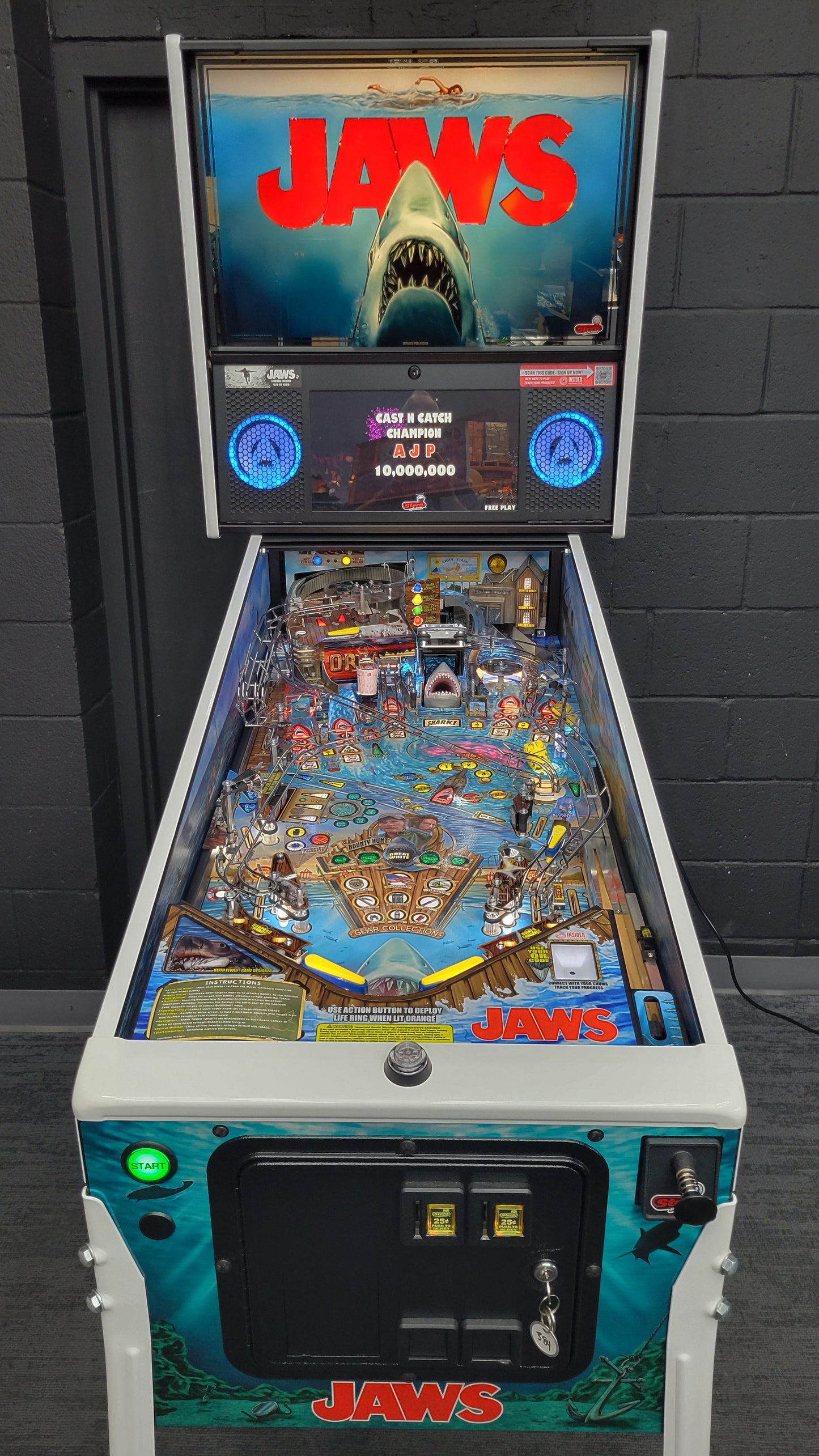 Stern Jaws LE Pinball HUO