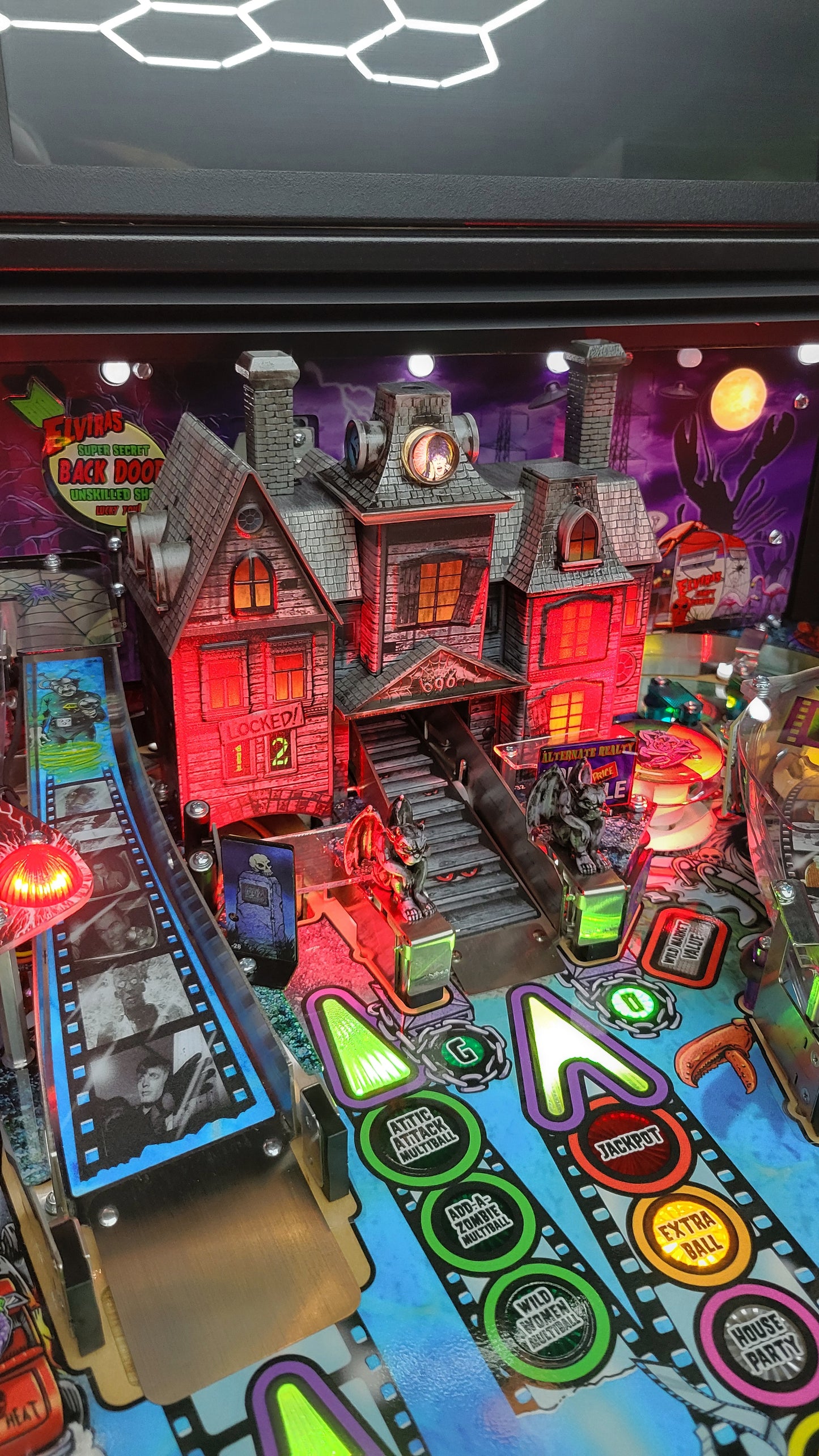 Elvira House of Horrors Premium Pinball HUO