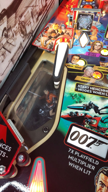 Stern James Bond 007 LE With Topper