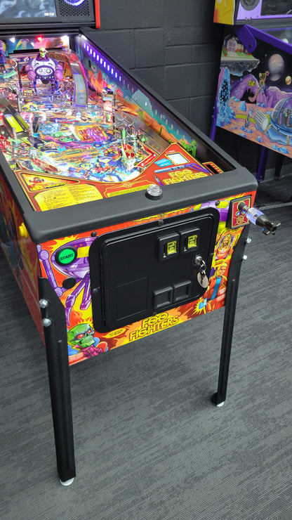 Stern Foo Fighters Premium with Topper Loaded!