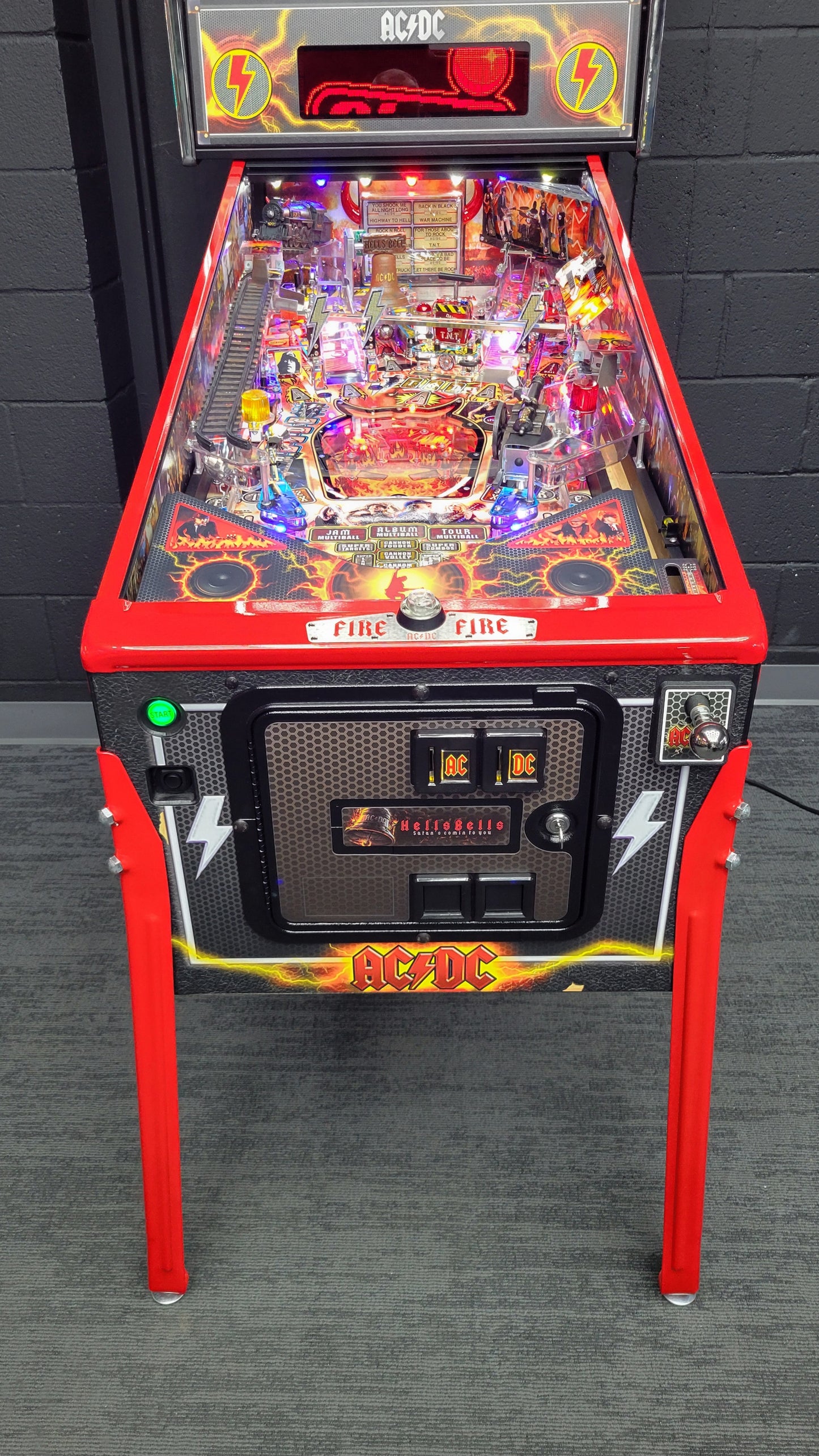 Stern AC/DC Premium Vault Edition Pinball
