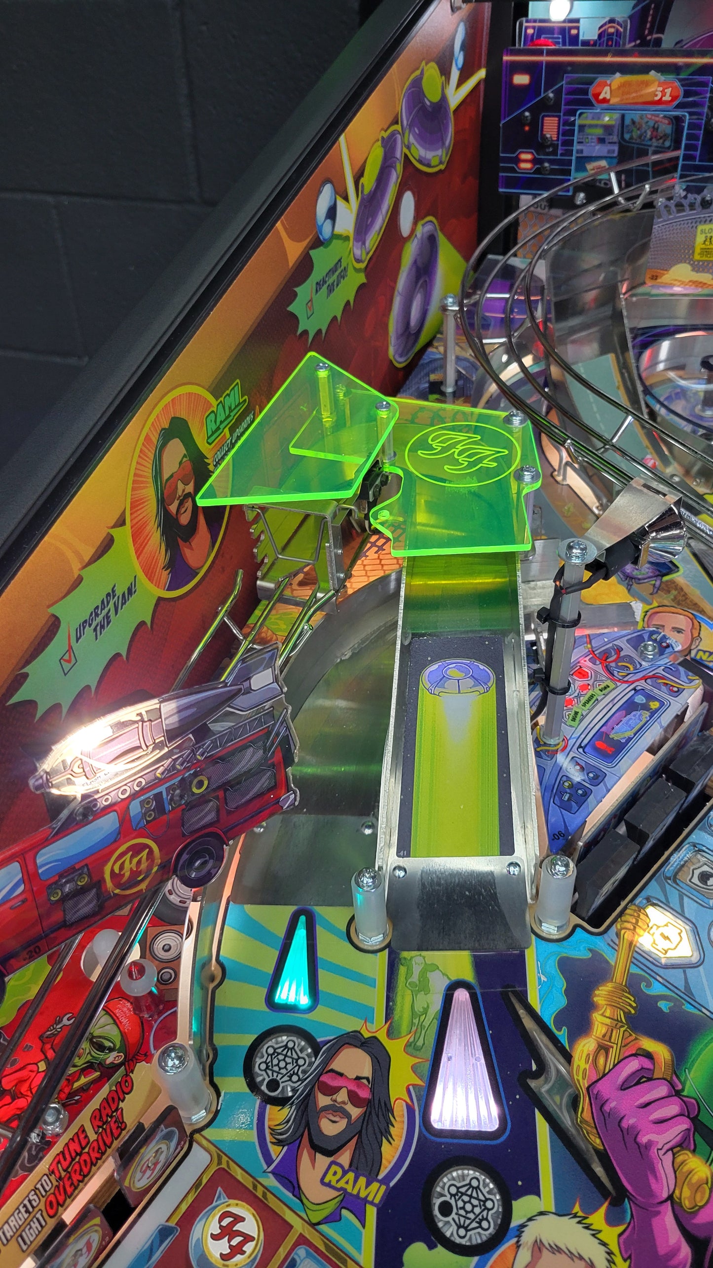 Stern Foo Fighters Pro Pinball