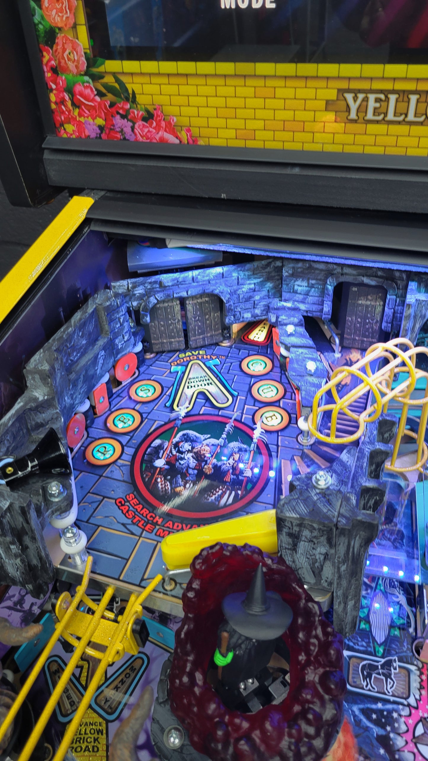 Wizard Of Oz Yellow Brick Road Edition HUO by Jersey Jack Pinball