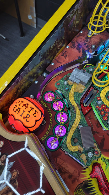 Wizard Of Oz Yellow Brick Road Edition HUO by Jersey Jack Pinball