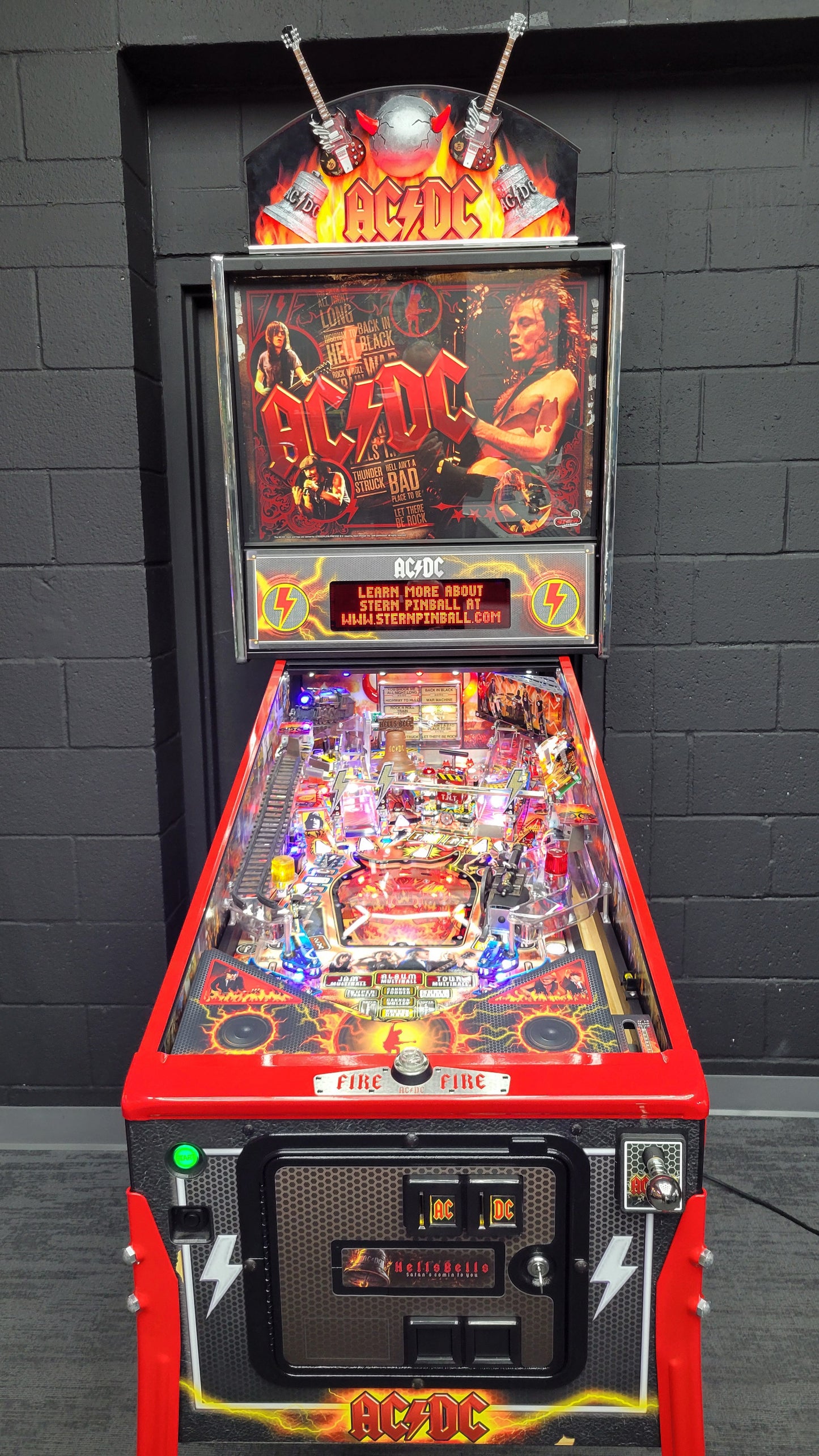 Stern AC/DC Premium Vault Edition Pinball