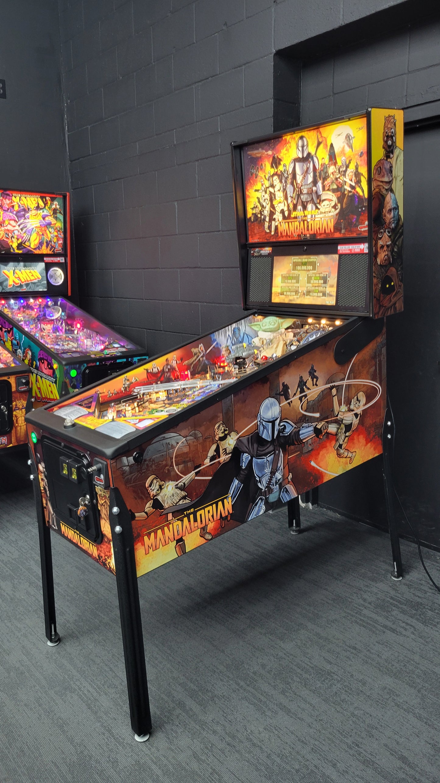 Stern Mandalorian Premium Pinball HUO