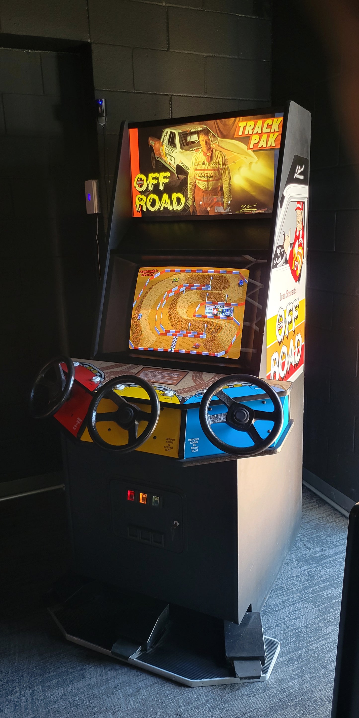 Ivan Stewart's Super Off Road Arcade Machine HUO