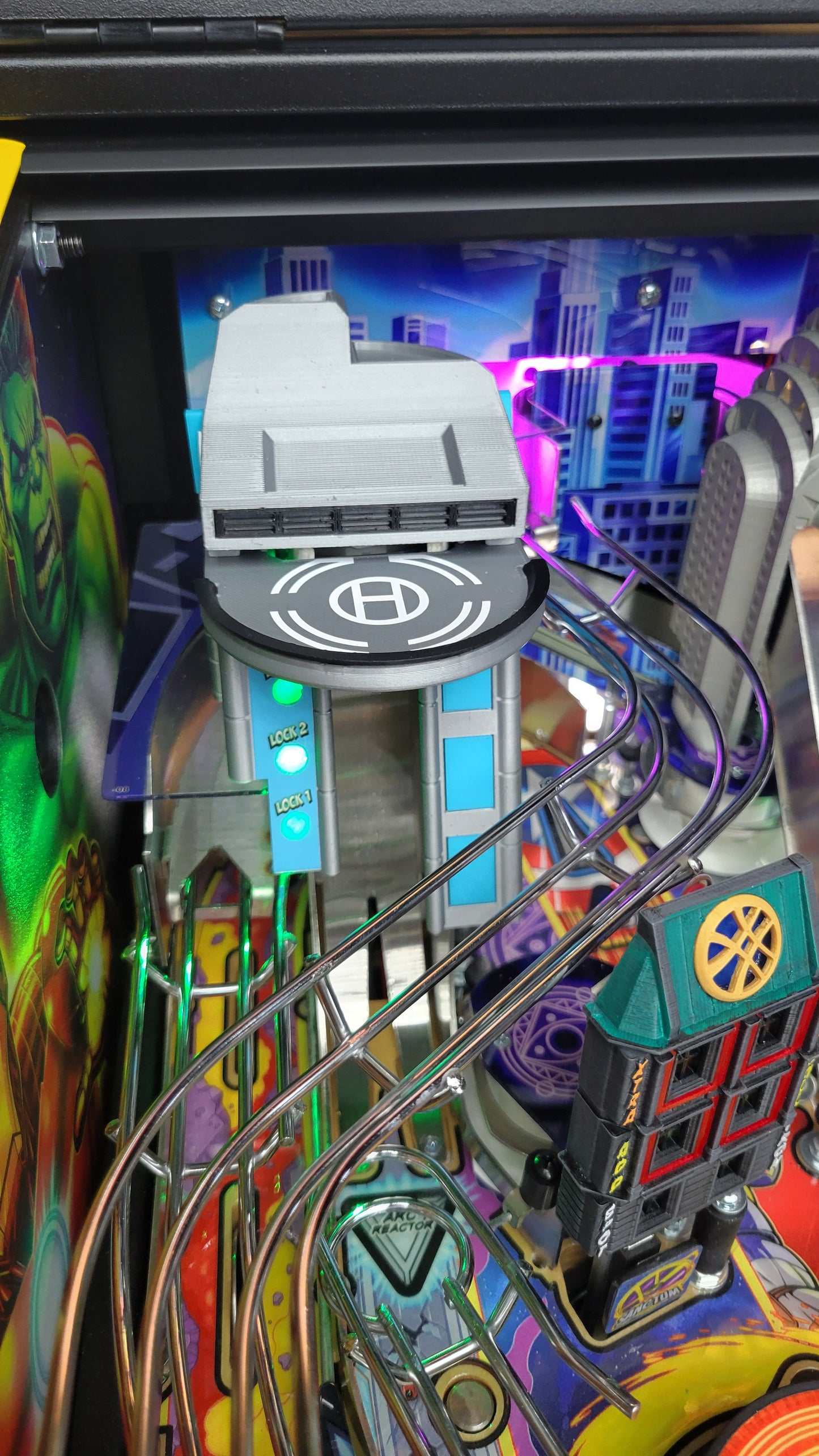 Stern The Avengers Infinity Quest Premium Pinball HUO