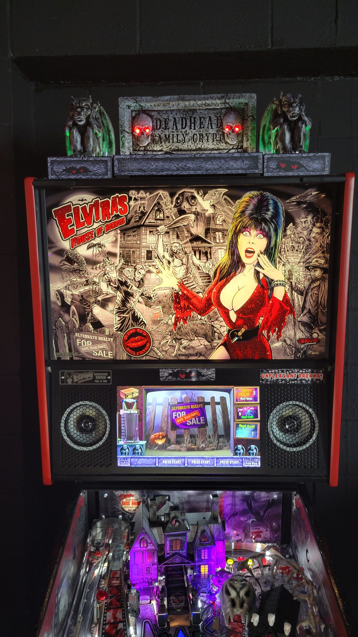 Elvira’s House of Horrors: Blood Red Kiss Edition