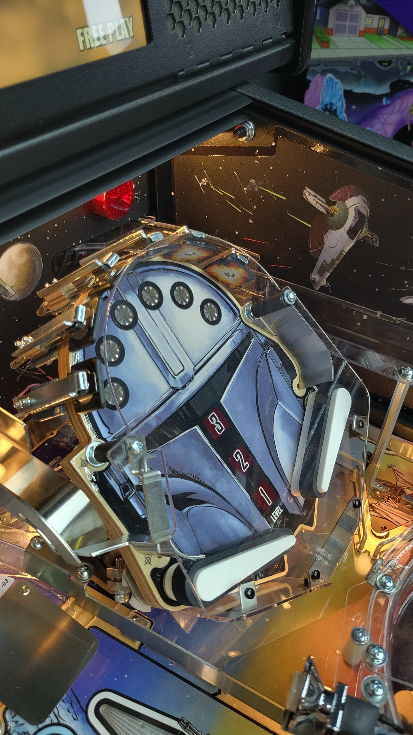 Stern Mandalorian Premium Pinball HUO