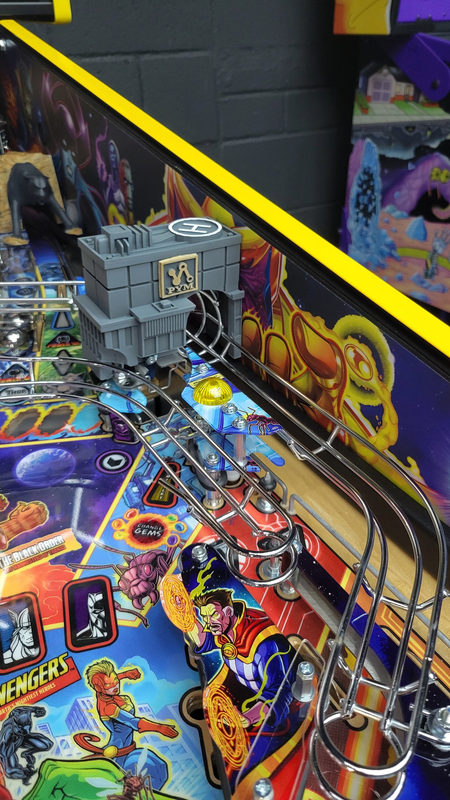 Stern The Avengers Infinity Quest Premium Pinball HUO