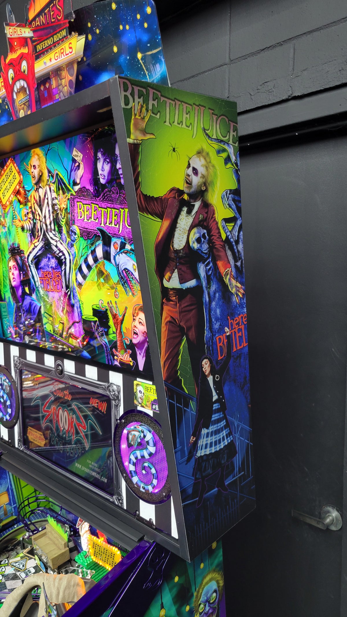 Spooky Beetlejuice Pinball HUO with Snake Topper Included