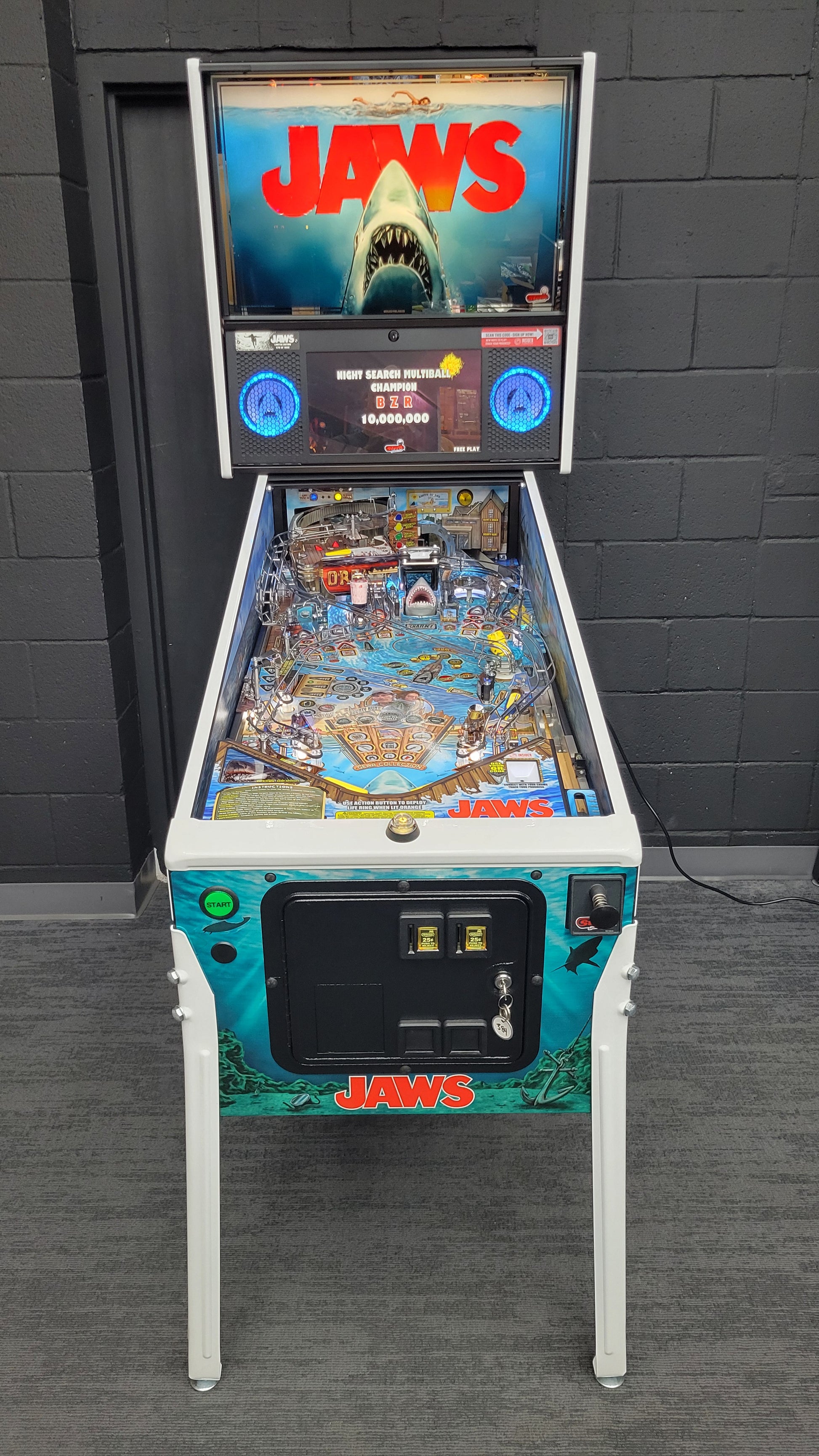 Stern Jaws LE Pinball HUO