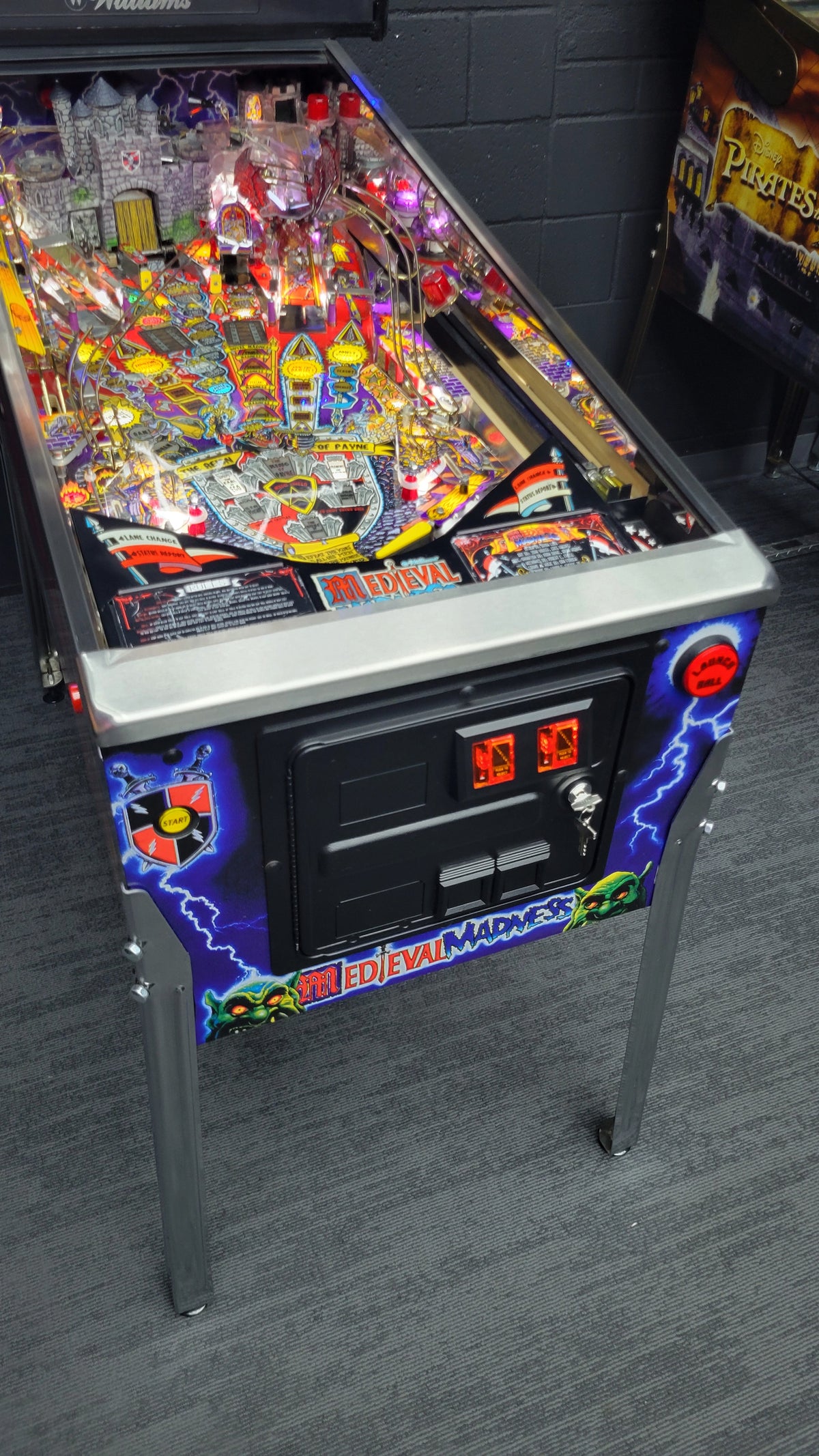 Williams Medieval Madness Pinball Original