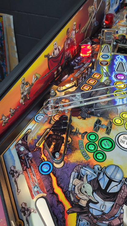 Stern Mandalorian Premium Pinball HUO